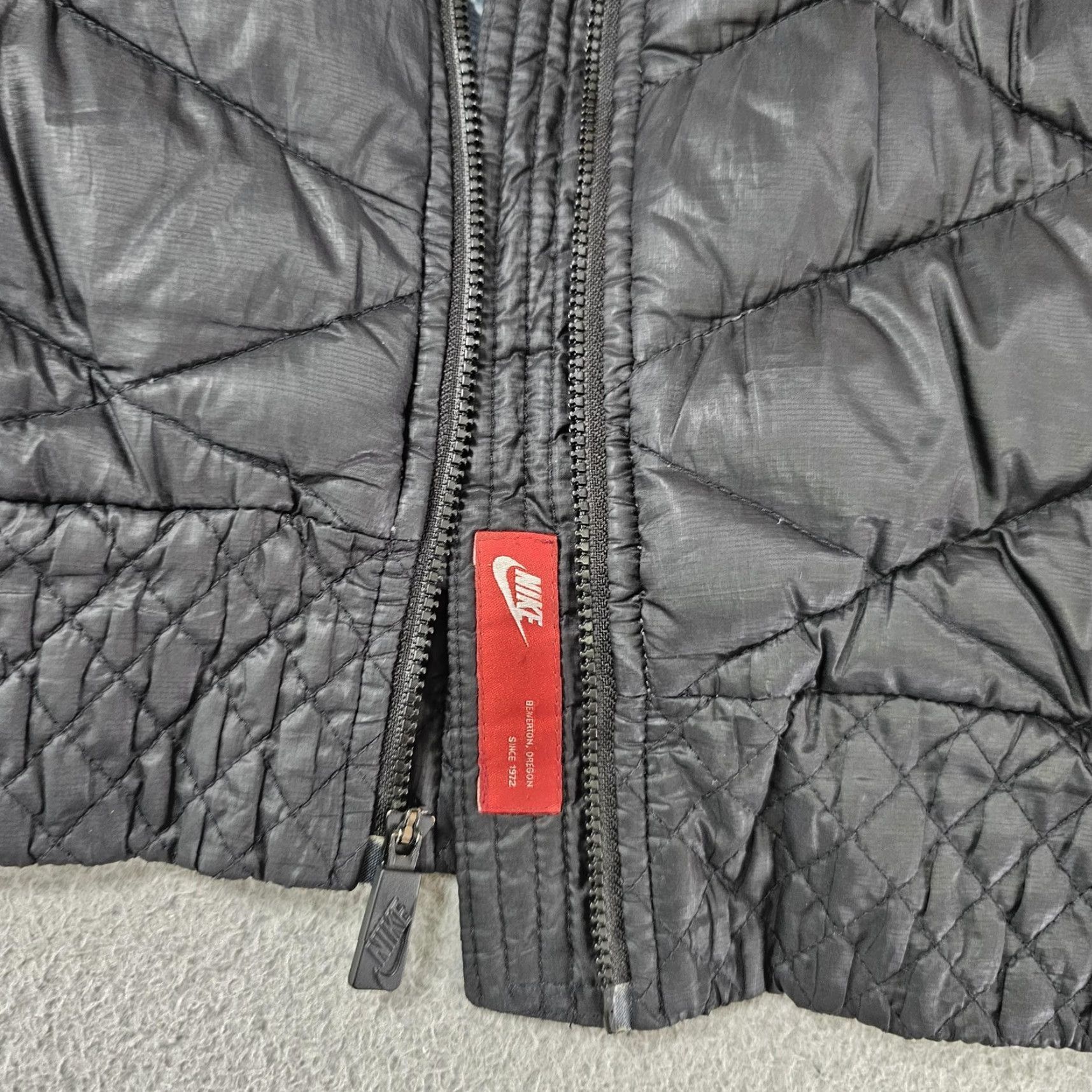 Nike VINTAGE Nike Down Puffer Jacket Womens M Black Hooded Quilted Zip 535441-010 Size M / US 6-8 / IT 42-44 - 4 Thumbnail