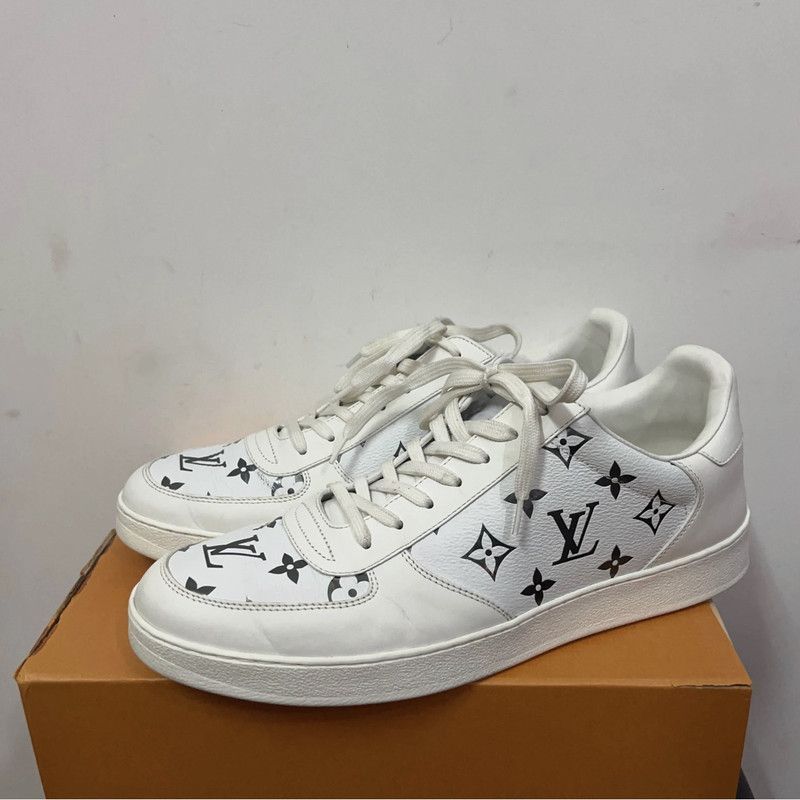 Louis Vuitton Louis Vuitton Rivoli Monogram Casual Low-top Sneakers - Size US 9.5 / EU 42-43 - 1 Thumbnail