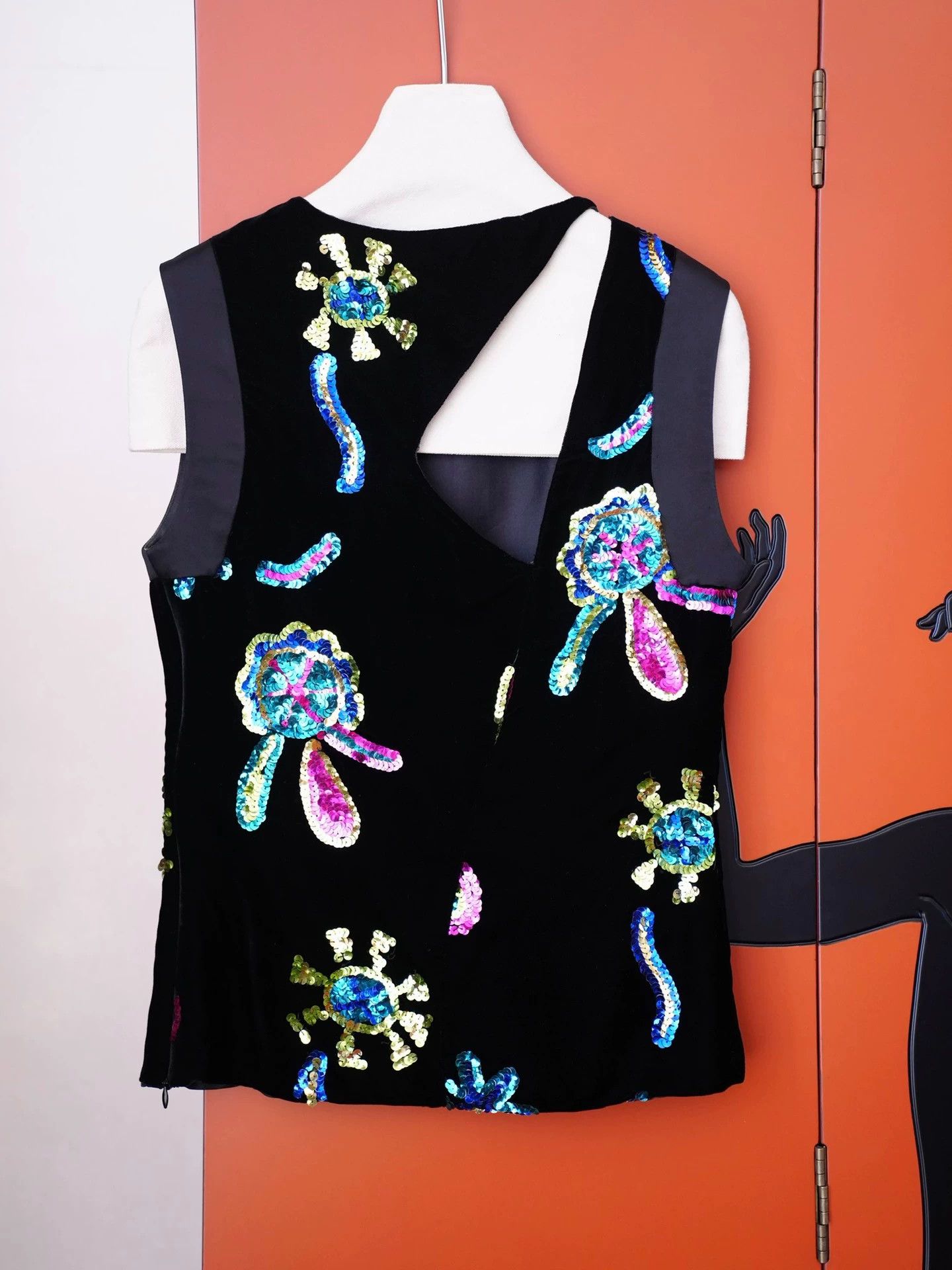 Christian Lacroix Christian Lacroix Black Velvet Hand Beaded Vest Women's M Size M / US 6-8 / IT 42-44 - 3 Thumbnail