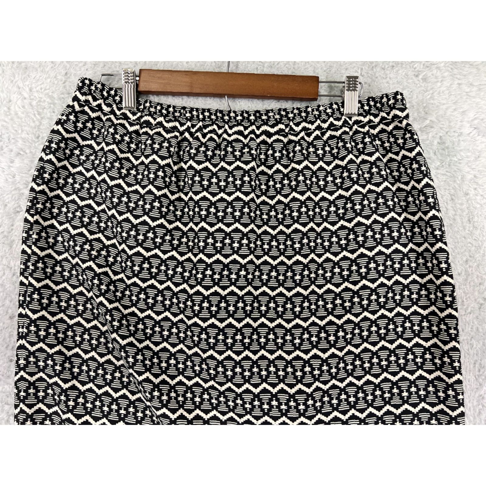 Ann Taylor VINTAGE Ann Taylor Loft Skirt Womens Large Black Aztec Southwestern Pattern Short Mini Size 36" / US 14 / IT 50 - 5 Thumbnail