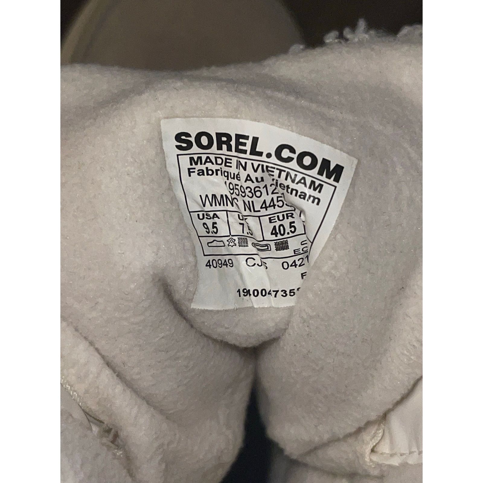SOREL Sorel Women’s Cream Gray Explorer II Joan Cozy Boots 9.5 Size US 9.5 / IT 39.5 - 13 Thumbnail