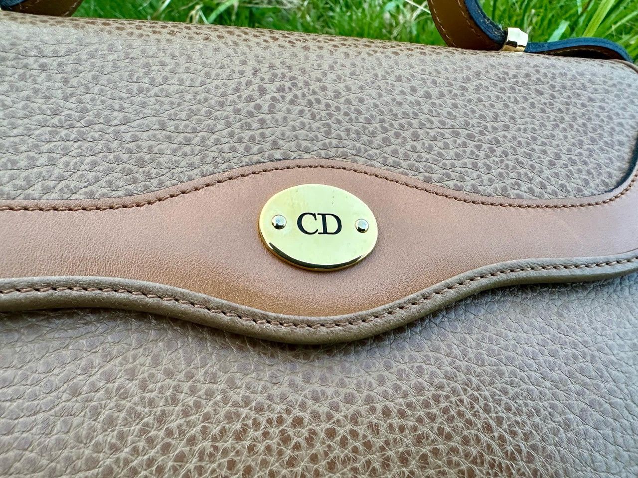 Dior Authentic Christian Dior Beige Leather Kelly Box Top Handle Size ONE SIZE - 10 Thumbnail