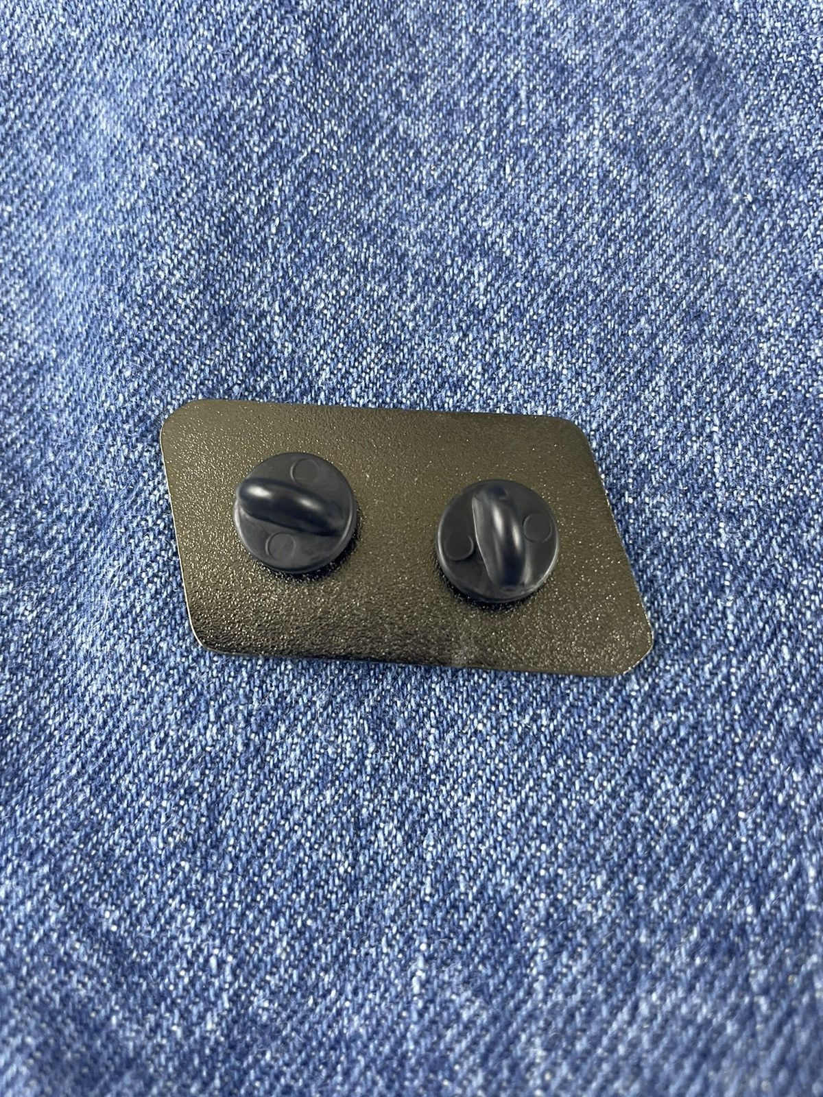 Other Jumanji Enamel Pin Size ONE SIZE - 2 Thumbnail