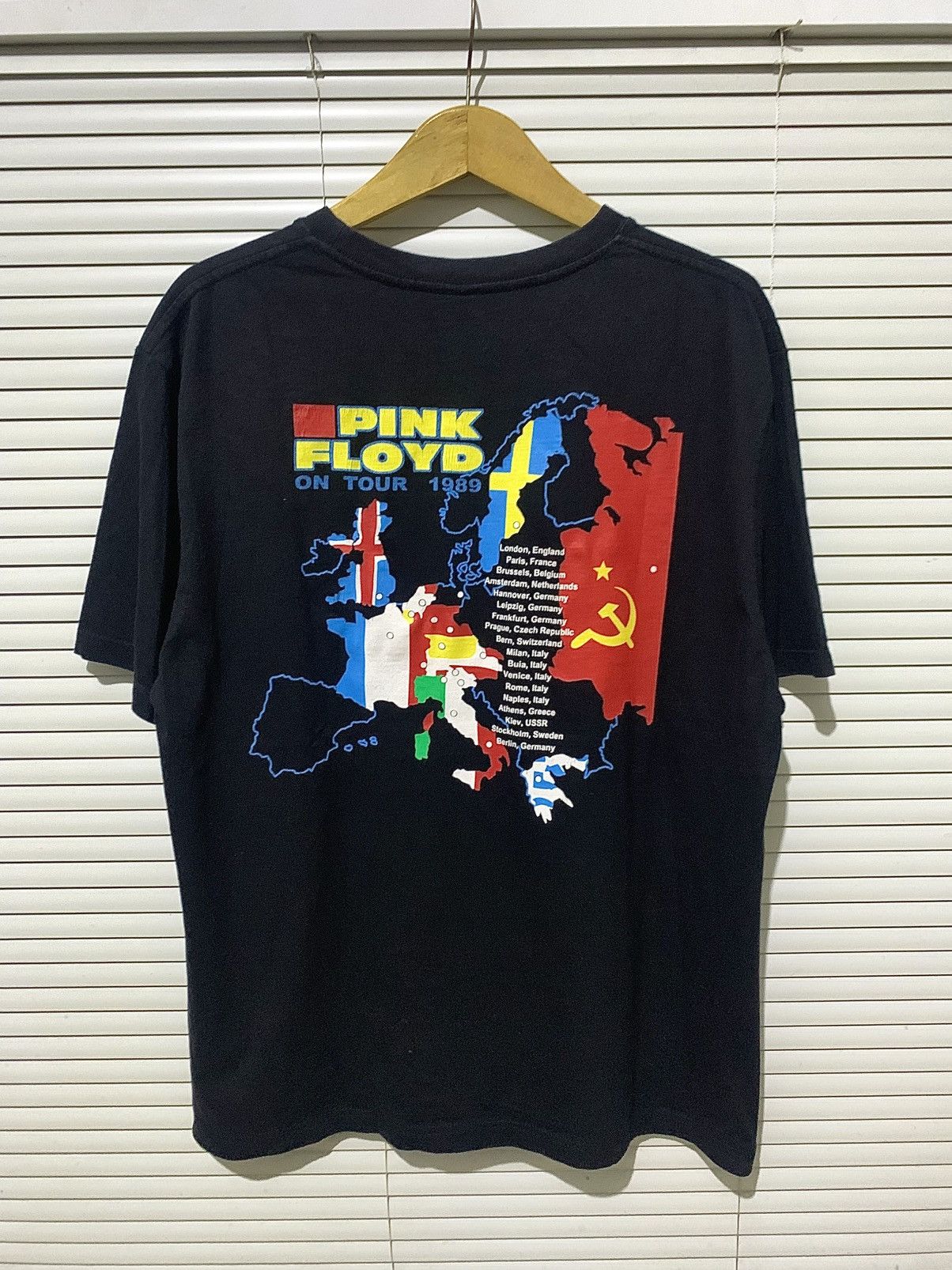 Band Tees Pink Floyd 1989 "Delicate Sound of Thunder" Europe Tour Tee Size US L / EU 52-54 / 3 - 8 Thumbnail