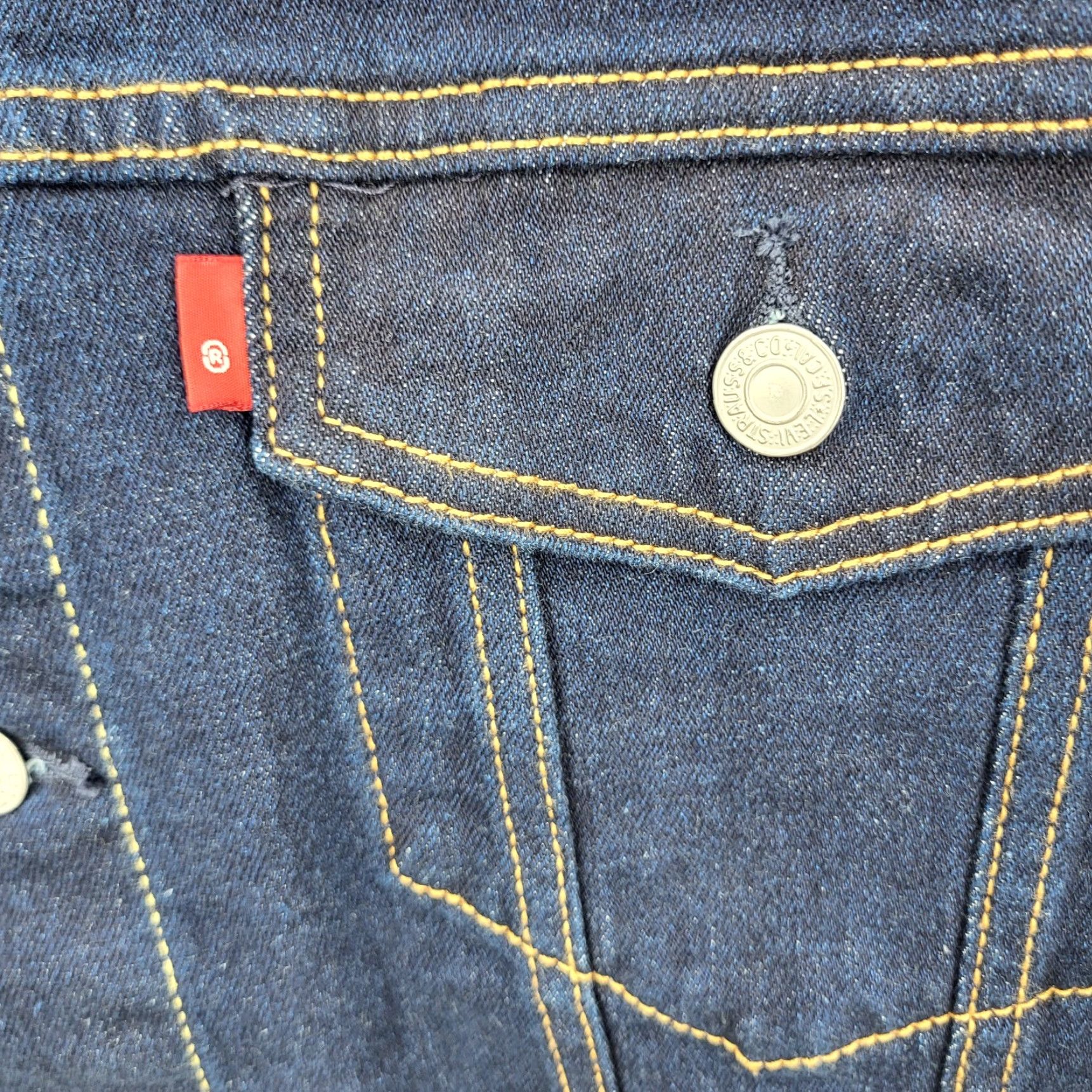 Levi's VINTAGE Levi's Trucker Jacket Mens Medium Blue NWT Dark Wash 90s Classic USA Jacket/Coat Short Chest 46 Mens Regular Size US M / EU 48-50 / 2 - 3 Thumbnail