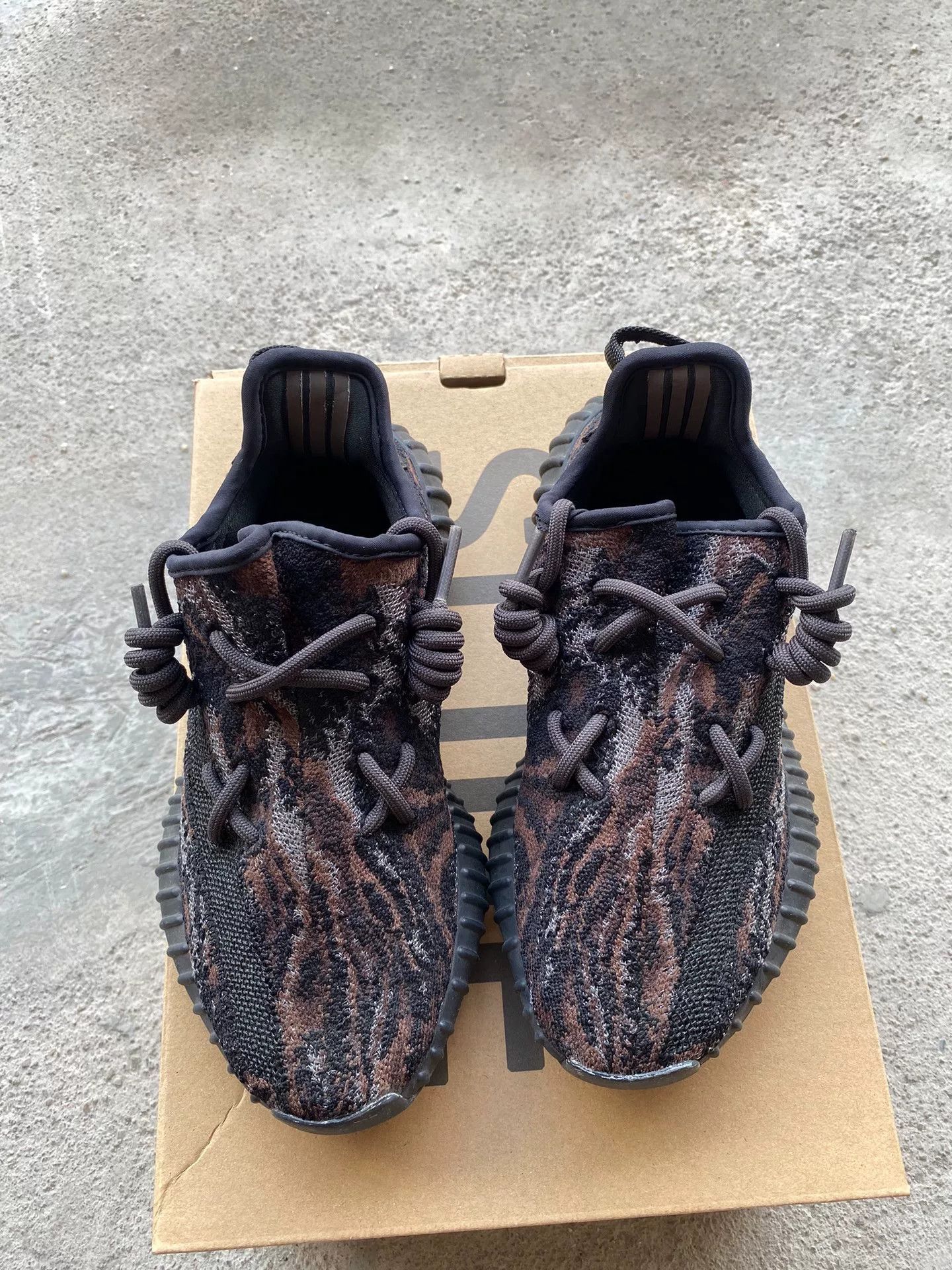Adidas Adidas YEEZY350 Black Lowtop Sneakers 36 Men Size US 5 / EU 37 - 1 Thumbnail