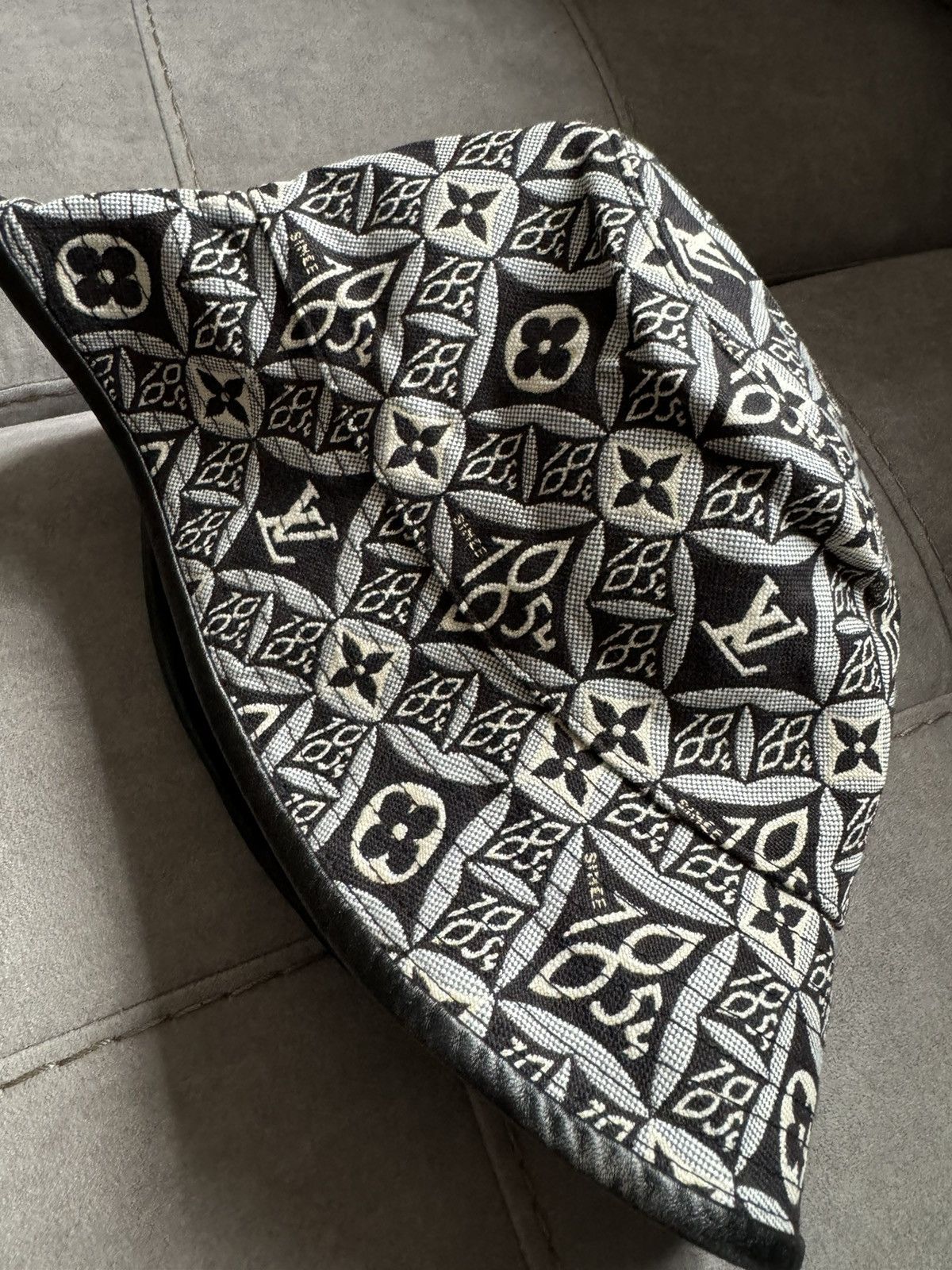 Louis Vuitton LOUIS VUITTON hat marked S see real tape measurements in pho Size ONE SIZE - 4 Thumbnail