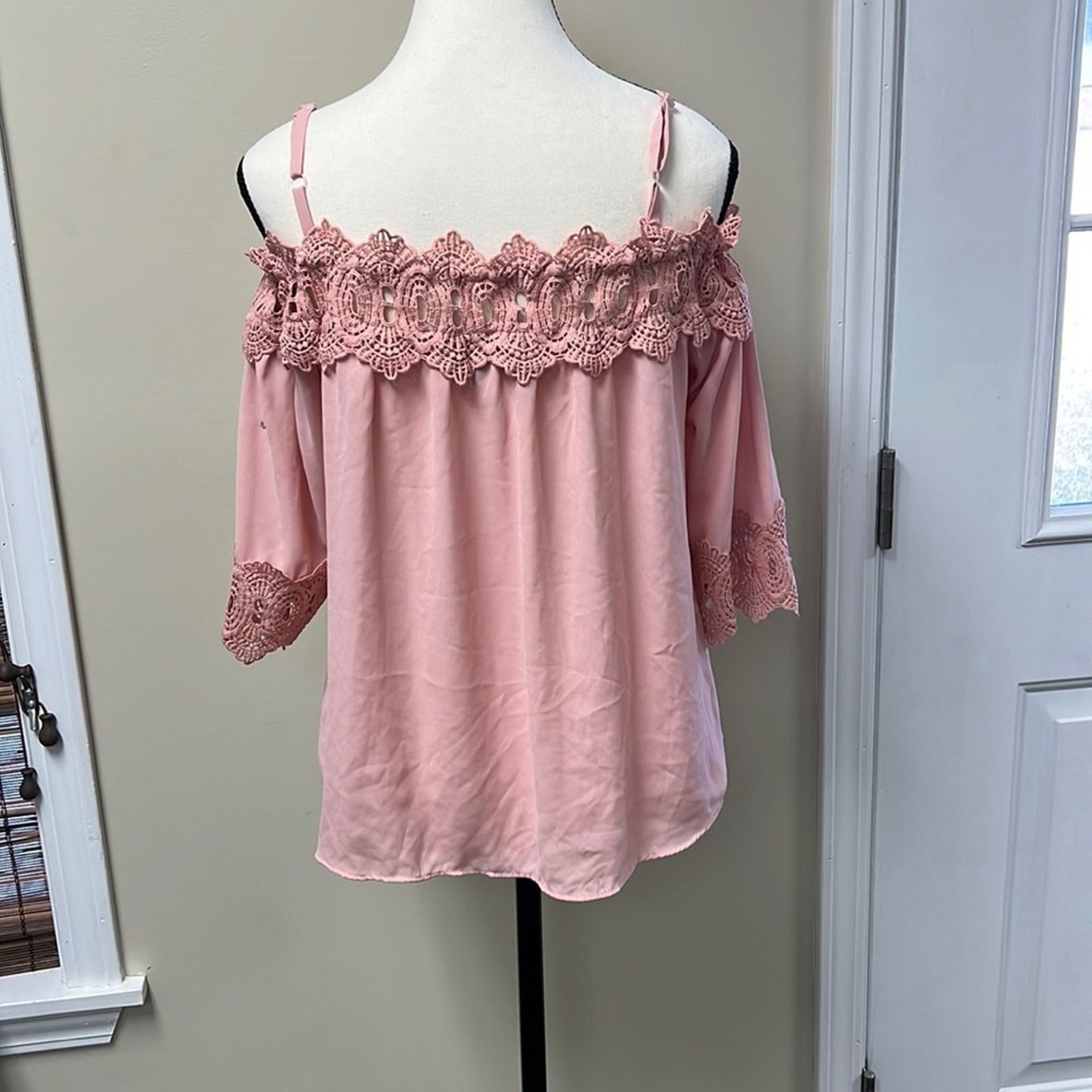 Other By & By off the shoulder silky blouse Size M / US 6-8 / IT 42-44 - 4 Thumbnail