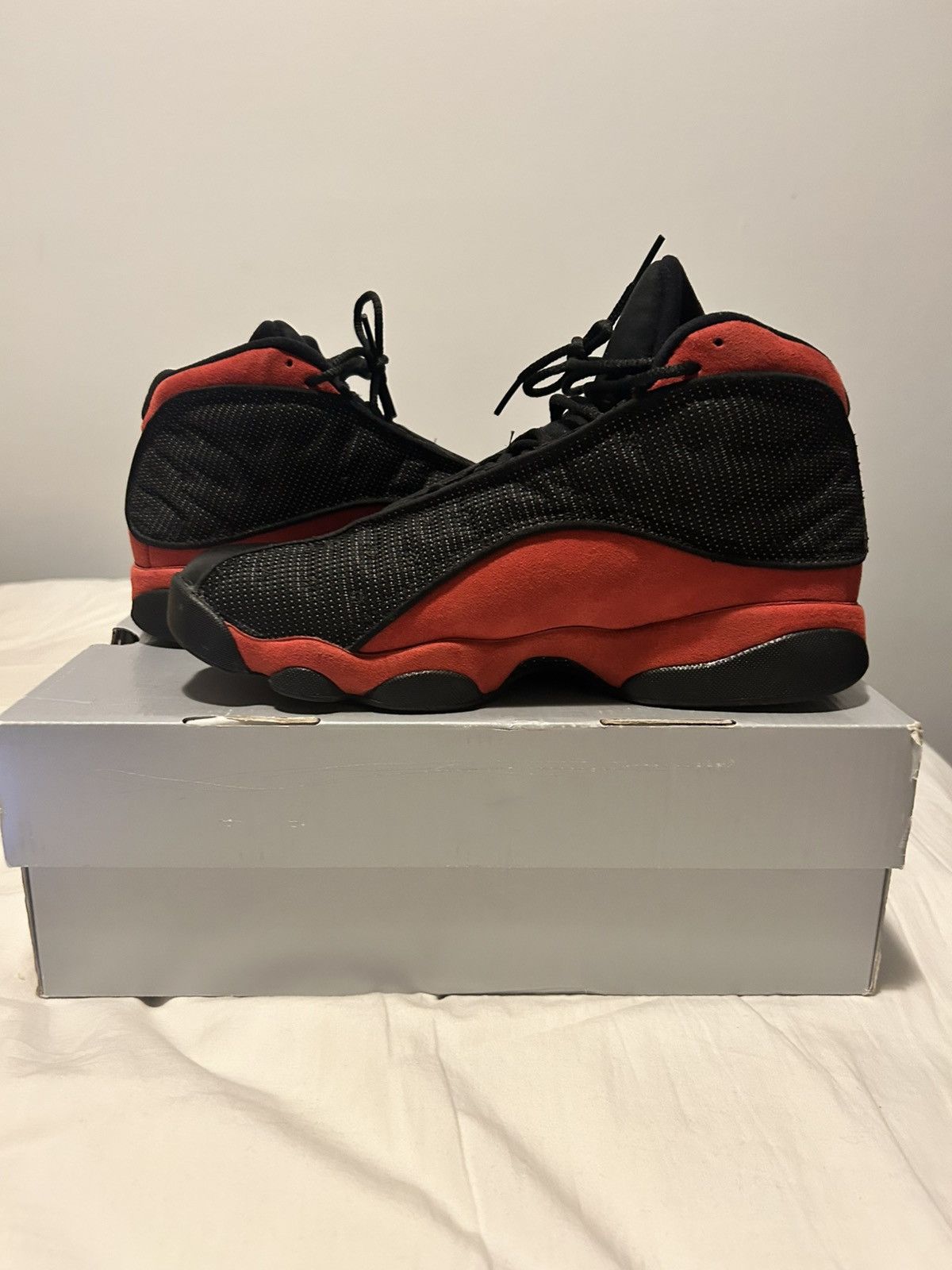 Jordan Brand × Nike 2017 Jordan 13 Bred Size US 8.5 / EU 41-42 - 2 Thumbnail