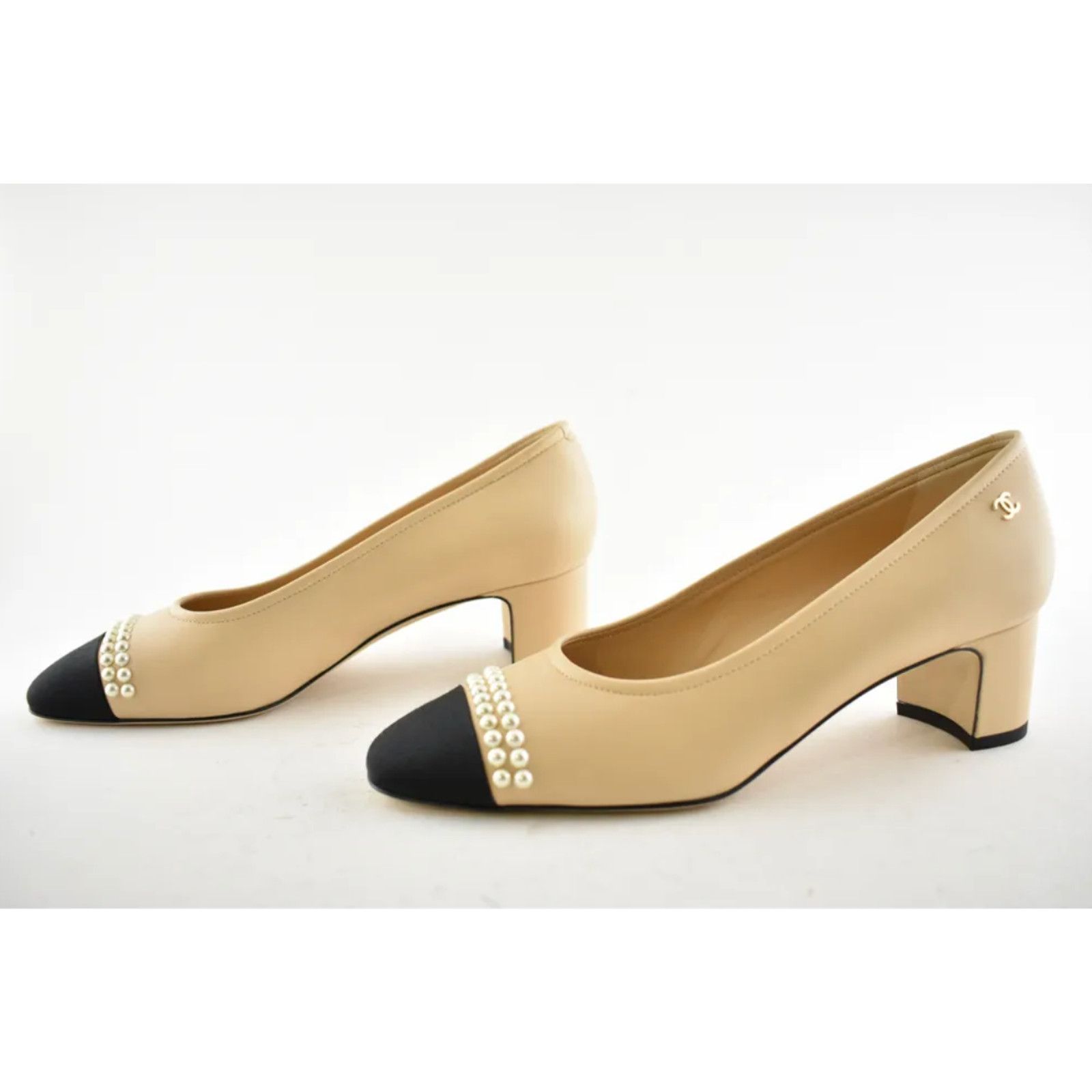 Chanel 20P Lambskin Leather CC Pearl Sandal Low Block Heel Pump 37 Size US 7 / IT 37 - 10 Thumbnail