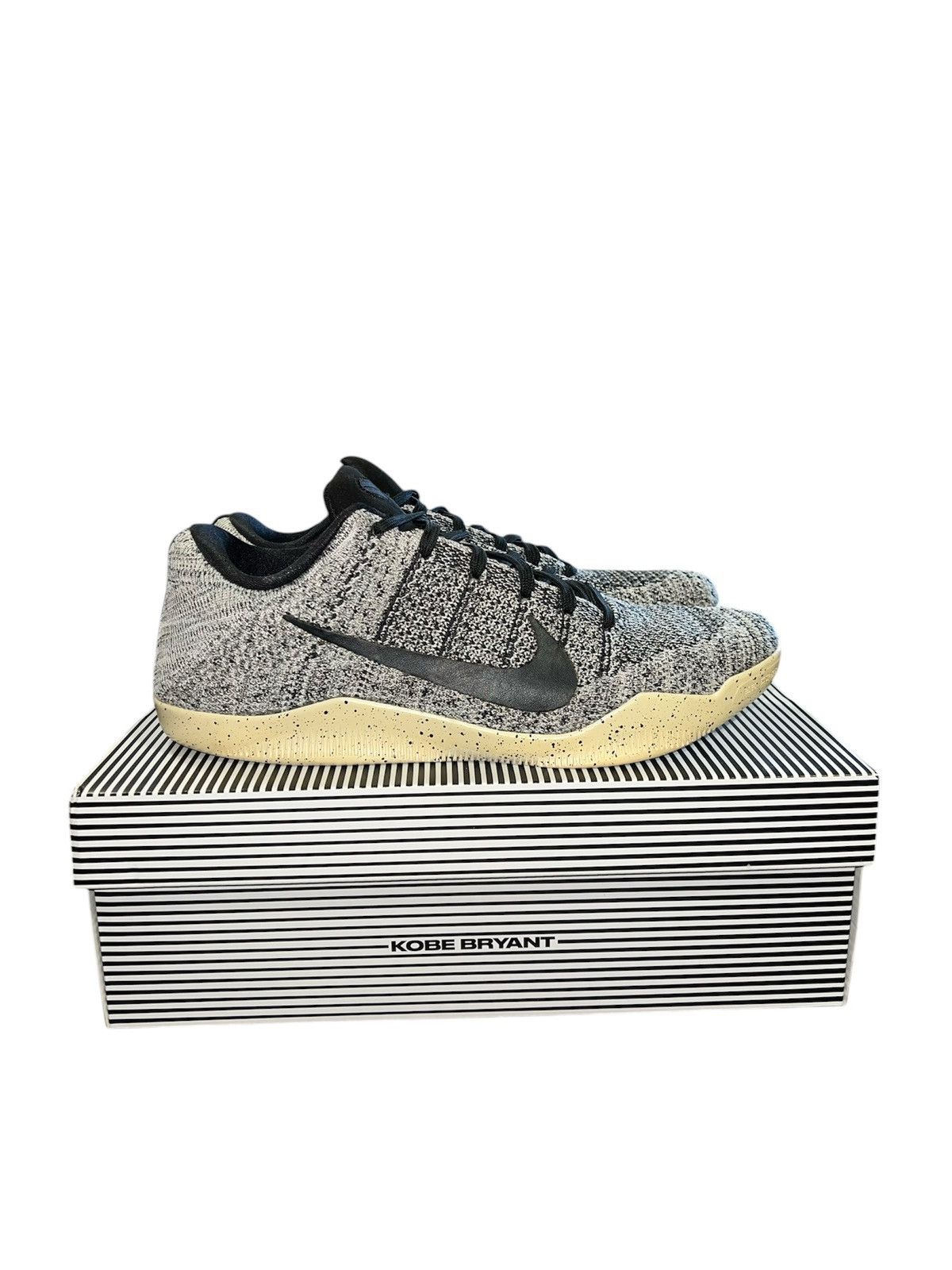 Nike Kobe 11 Elite Oreo Size US 10.5 / EU 43-44 - 2 Thumbnail