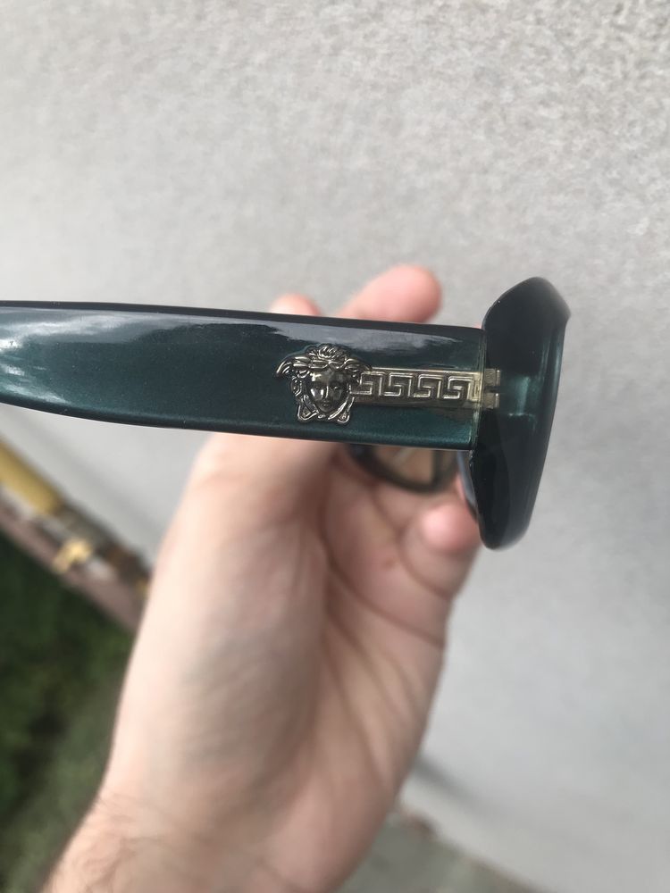 Versace Vintage Versace Medusa Logo Sunglasses Size ONE SIZE - 2 Thumbnail