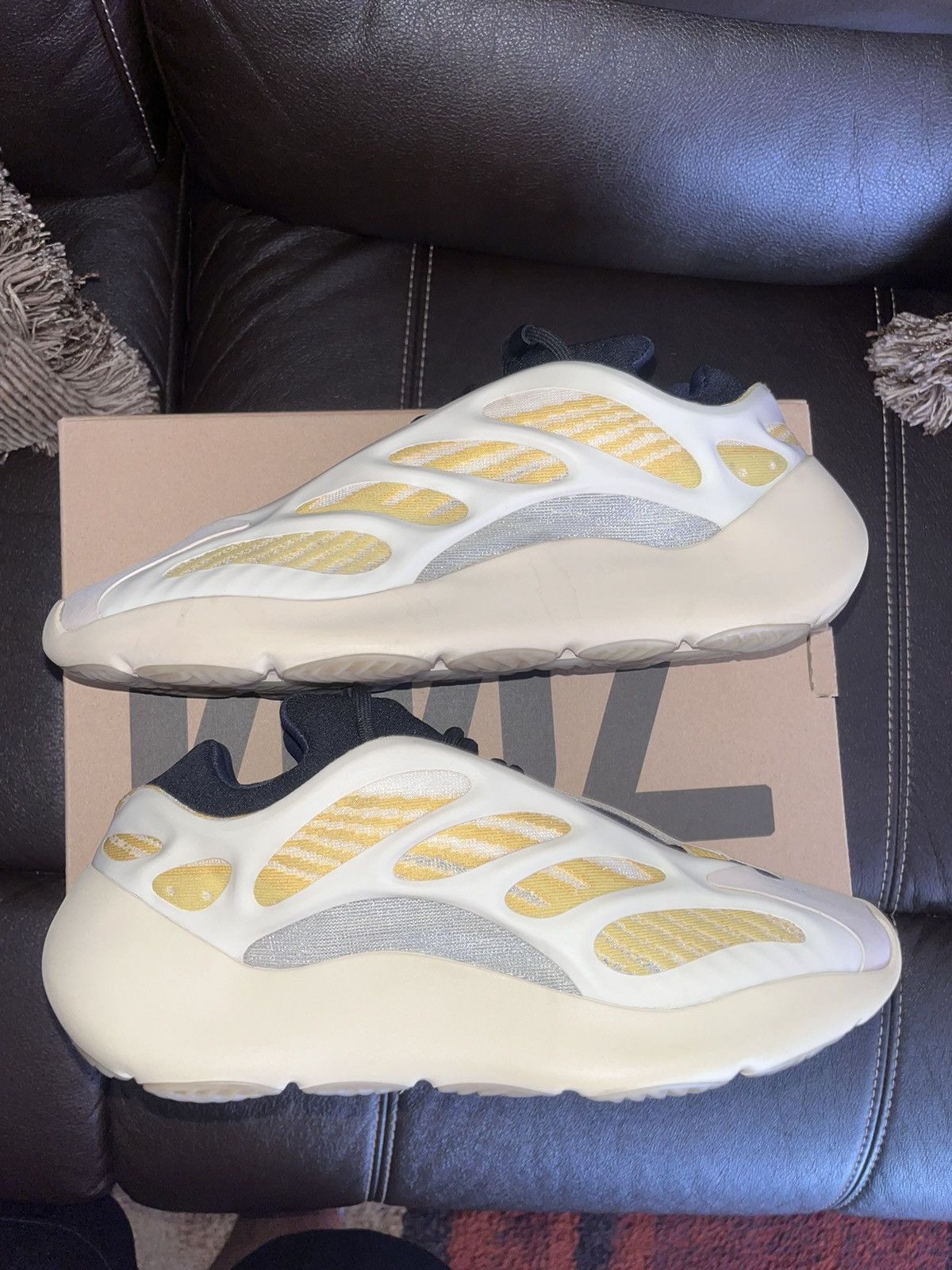 Yeezy YEEZY 700 V3 - SEND OFFERS ‼️ Size US 9.5 / EU 42-43 - 3 Thumbnail