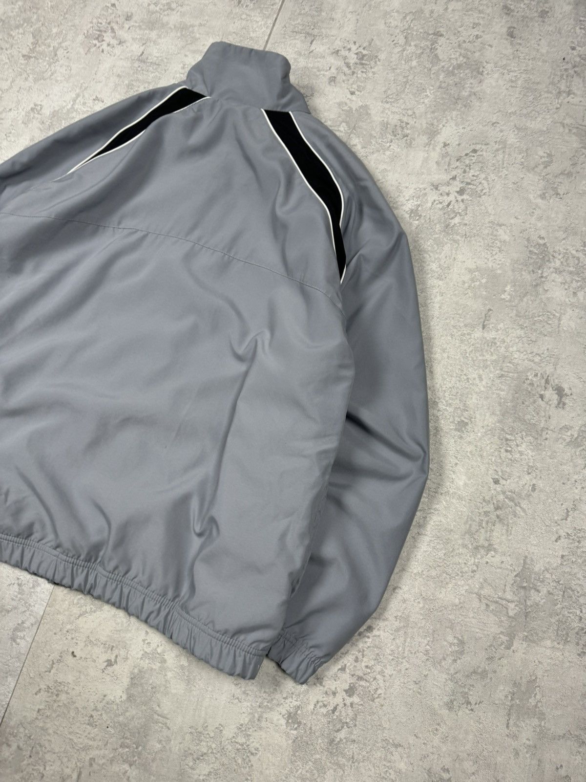 Nike Vintage Nike Y2K Track Jacket Size L Size US L / EU 52-54 / 3 - 8 Thumbnail
