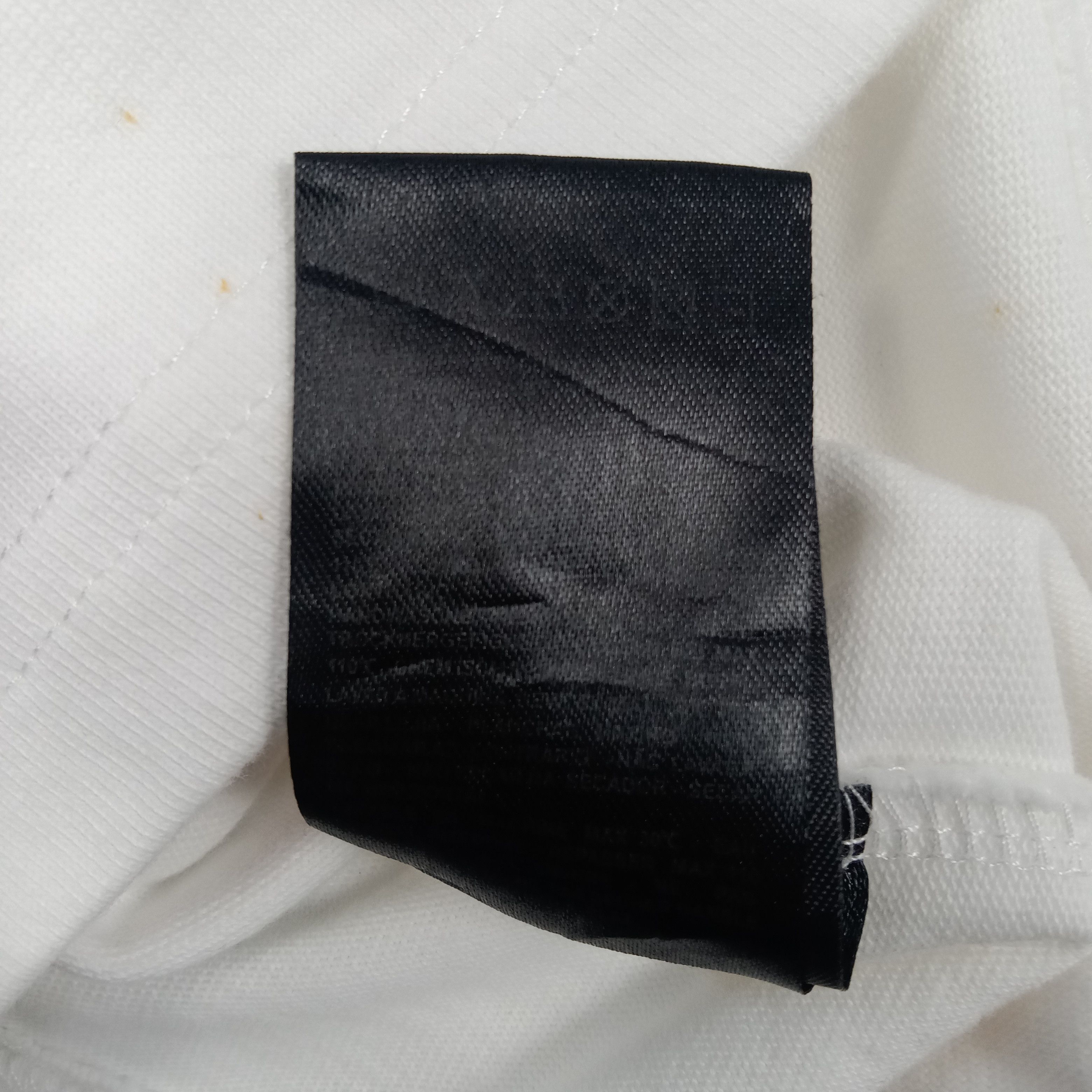 Vintage Patches Art Design Raf Simons Tshirt Size US L / EU 52-54 / 3 - 8 Thumbnail