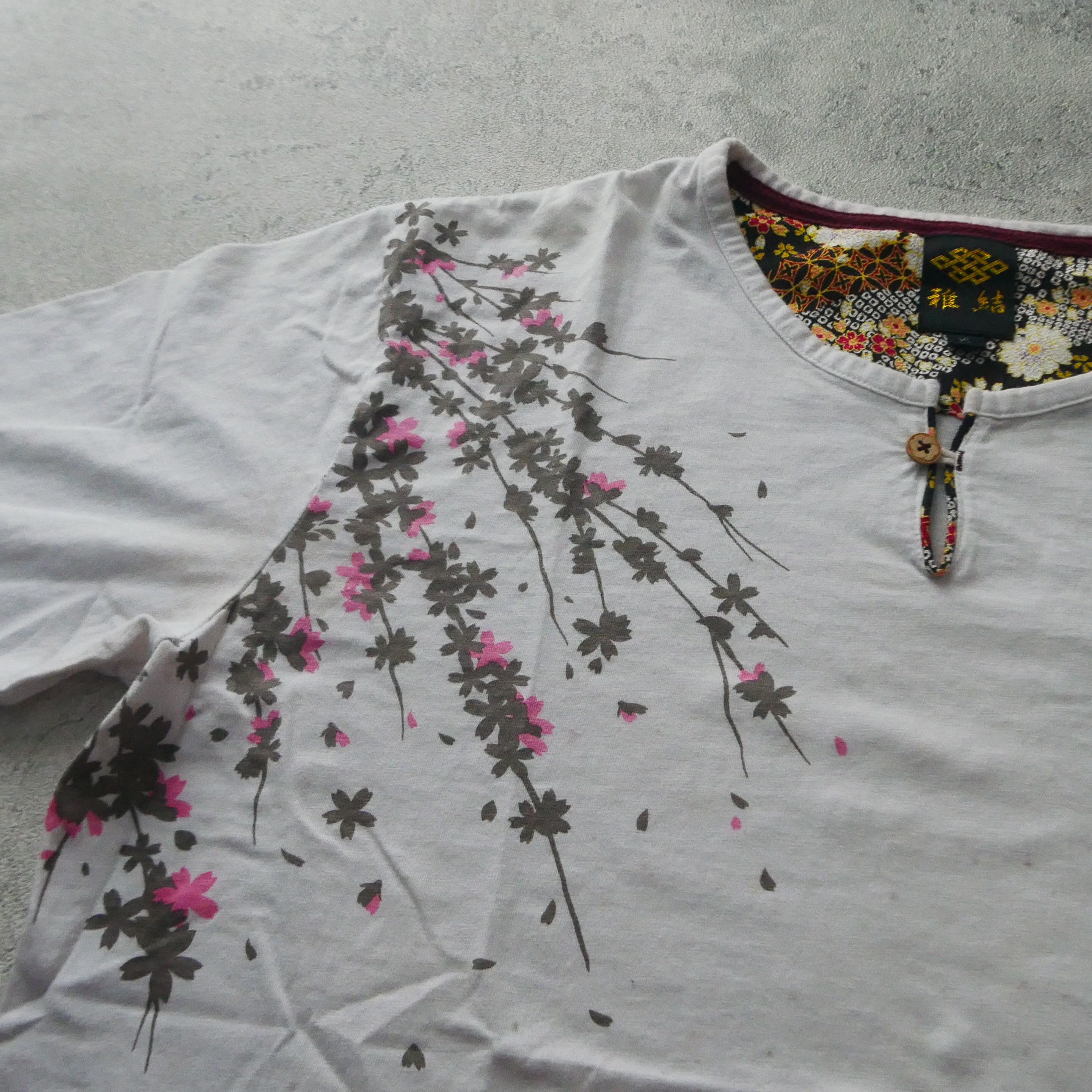 Japanese Brand Vintage Japanese Brand Oriental Sakura White Tshirt Size US L / EU 52-54 / 3 - 3 Thumbnail