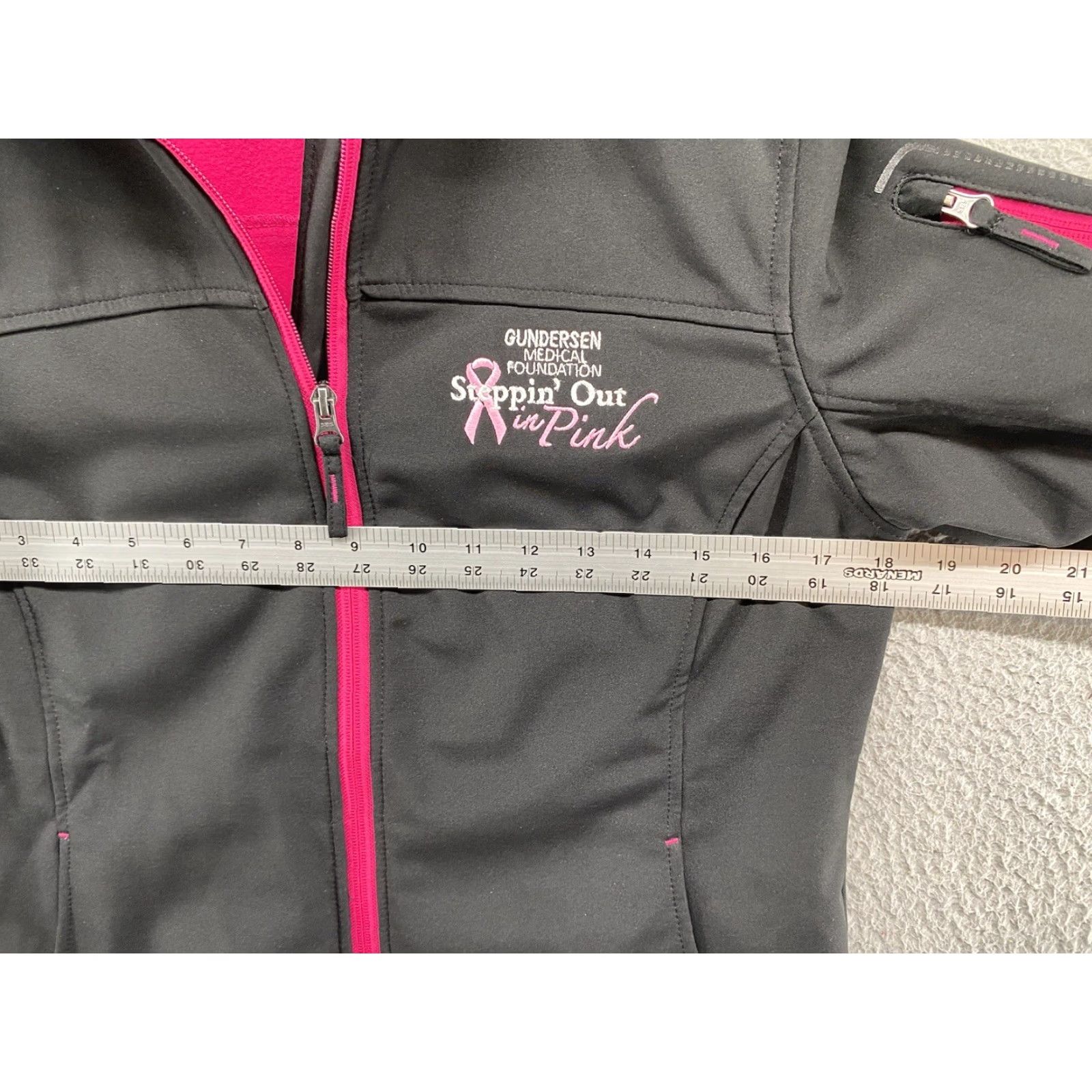 Pinko Steppin' Out In Pink Breast Cancer Gundersen Medical Foundation Jacket Women M Size M / US 6-8 / IT 42-44 - 4 Thumbnail