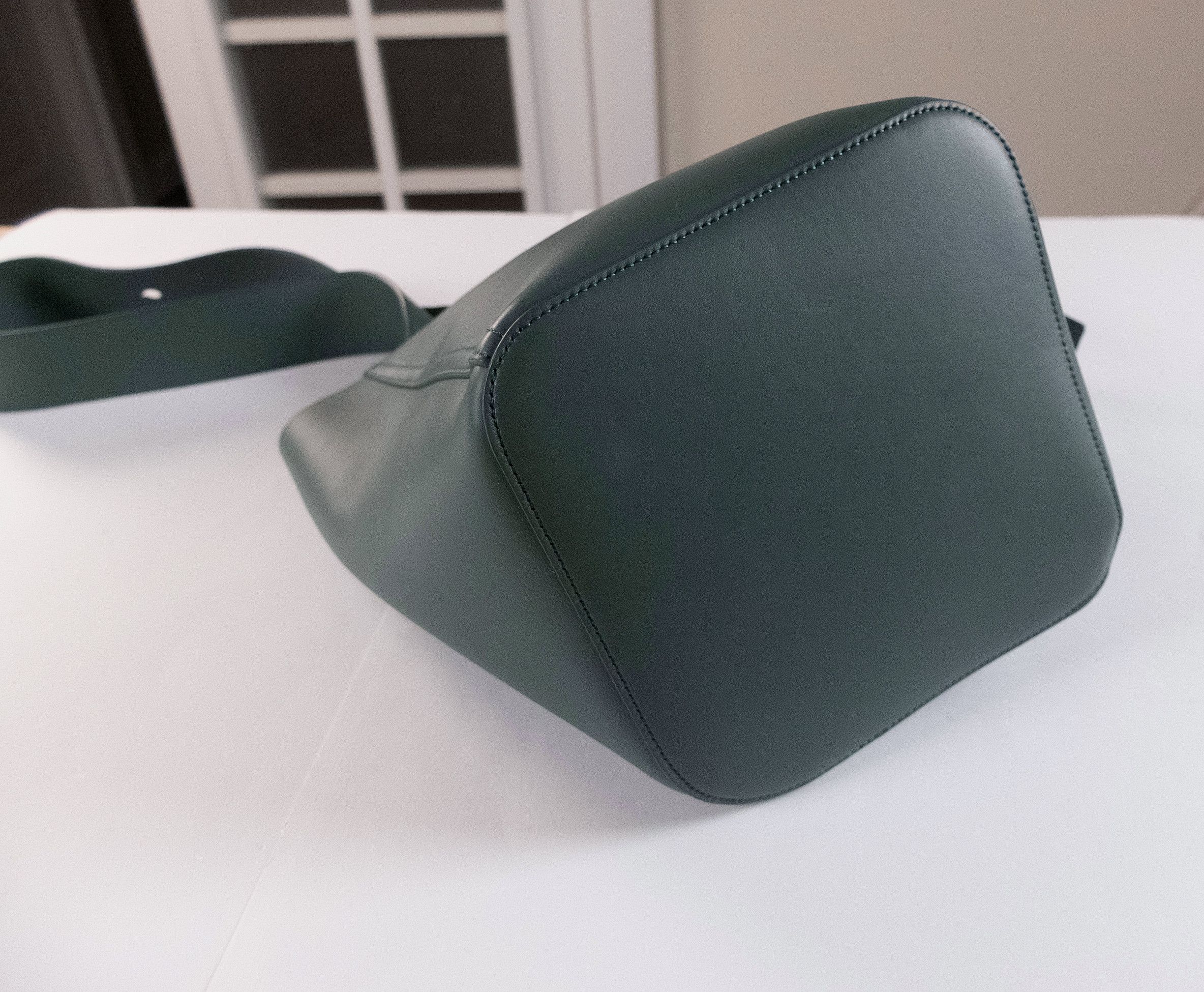 Loewe LOEWE medium Pebble dark green leather bucket shoulder bag Size ONE SIZE - 6 Thumbnail