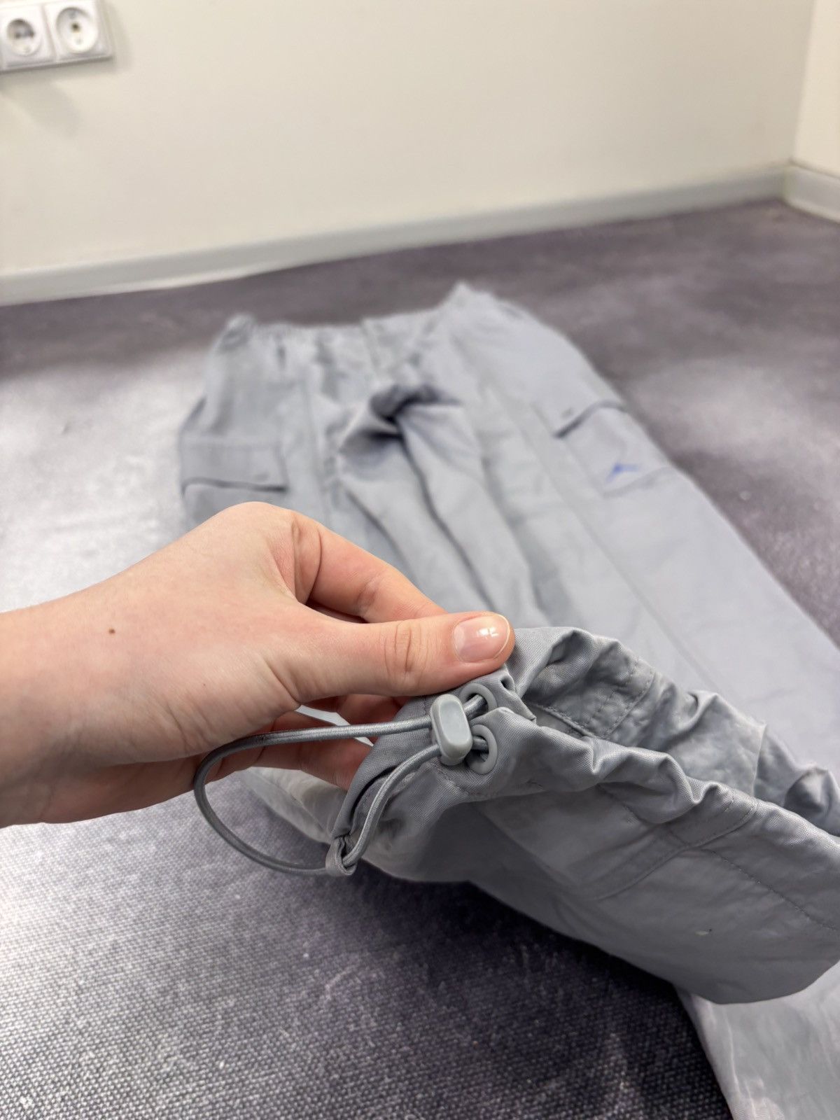 Jordan Brand Nike Air Jordan NWT Women’s Grey Nylon Utility Cargo Pants Size 30" / US 8 / IT 44 - 5 Thumbnail