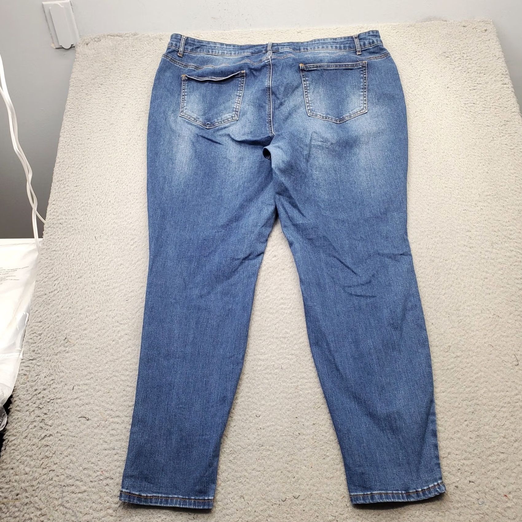 Vintage Fashion to Figure Womens 22 Blue Denim Skinny Jeans 5-Pocket Stretch Medium Wash Vintage: No Size 40" / US 18 - 2 Thumbnail