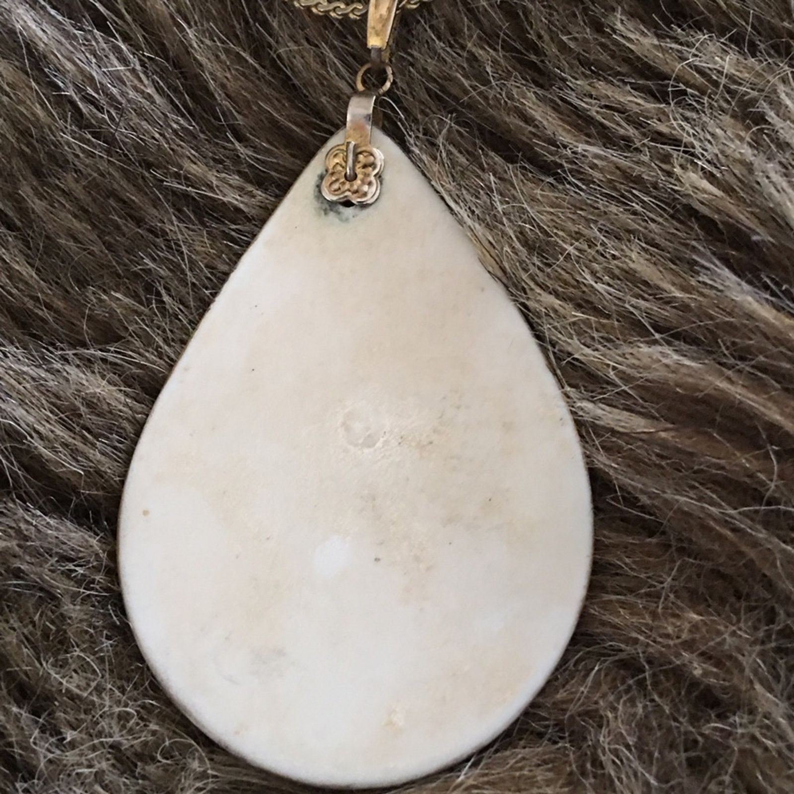 Vintage Vintage hand painted ceramic pendant on chain Size ONE SIZE - 9 Thumbnail
