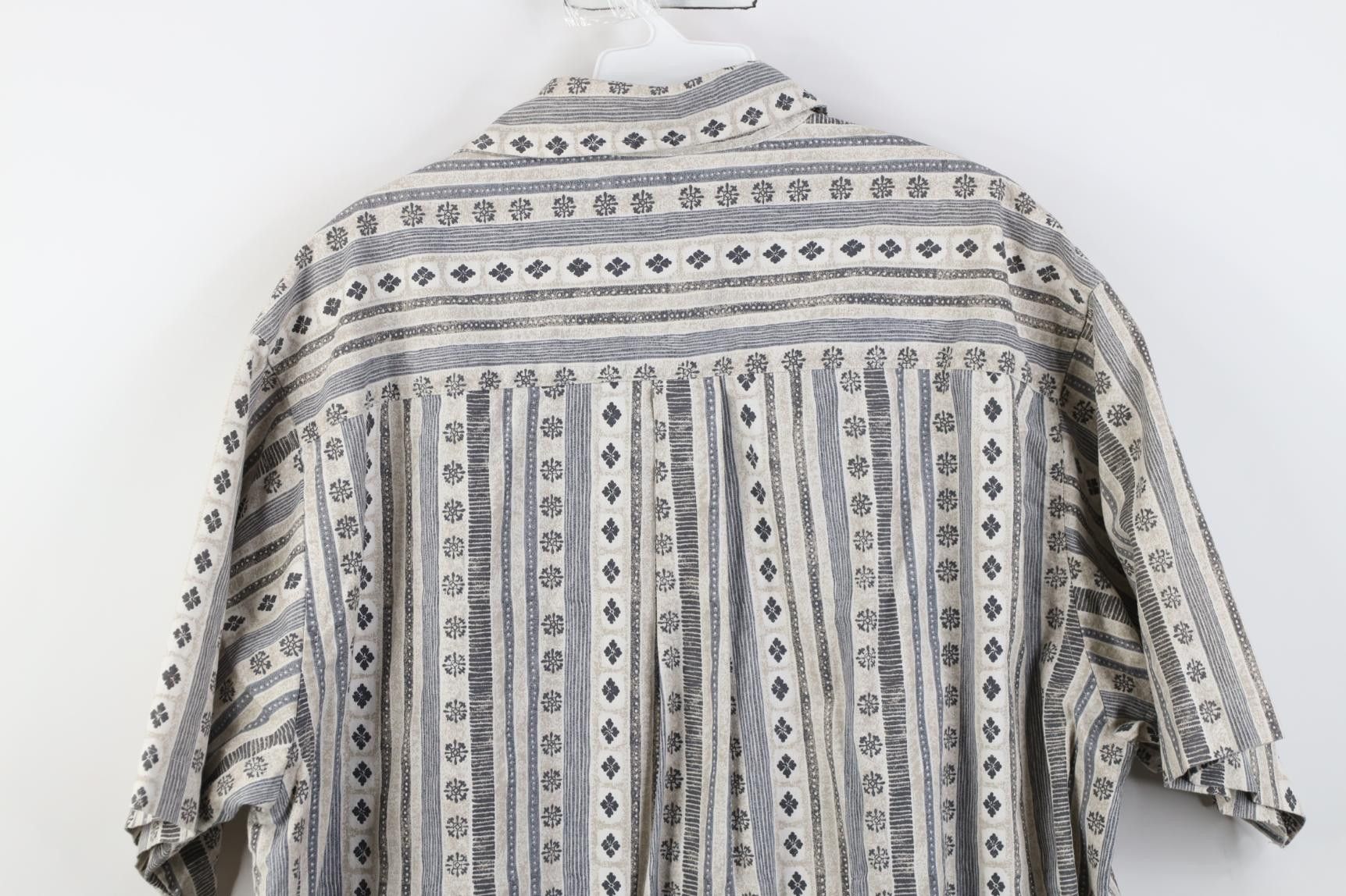 Vintage Vintage 90s Streetwear Striped Baggy Collared Button Shirt Size US XL / EU 56 / 4 - 9 Thumbnail