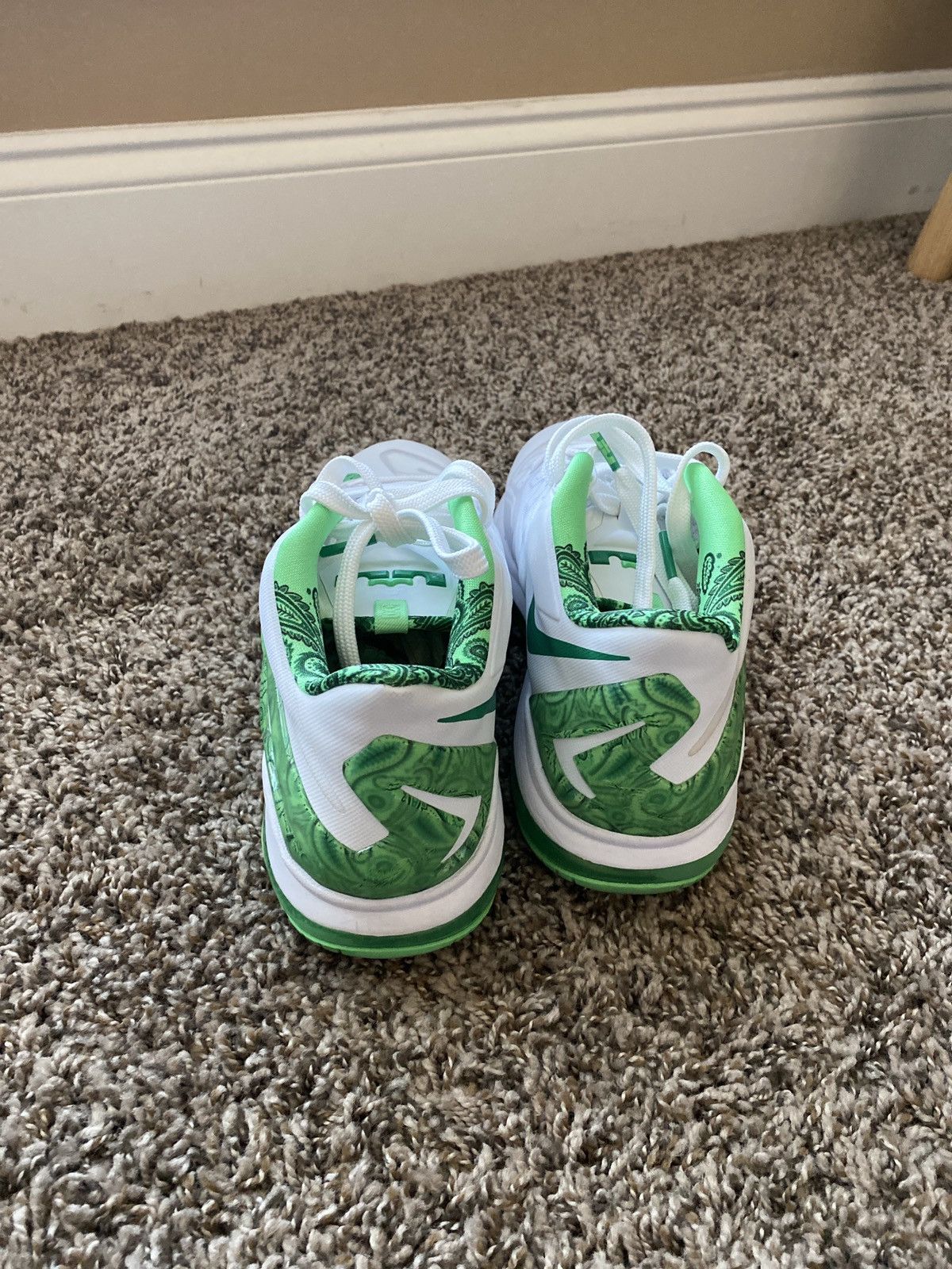 Nike Nike Max LeBron 11 Low Easter 2014 Size US 7 / EU 40 - 4 Thumbnail