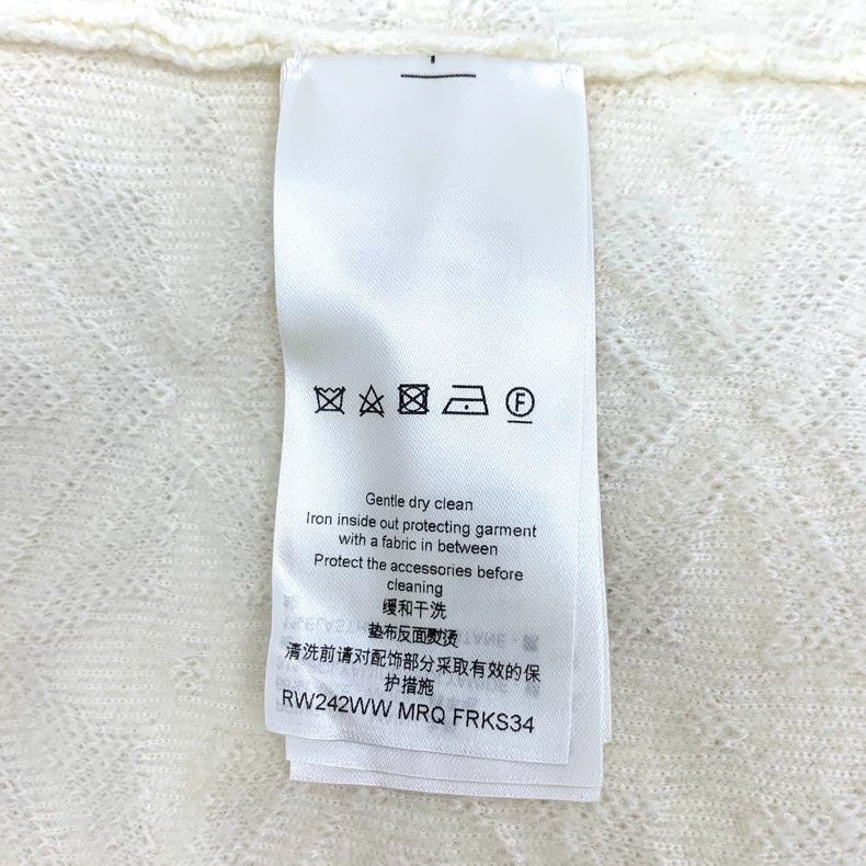 Louis Vuitton Louis Vuitton 24 cream-embossed logo full-print wool crewn Size S / US 4 / IT 40 - 7 Thumbnail