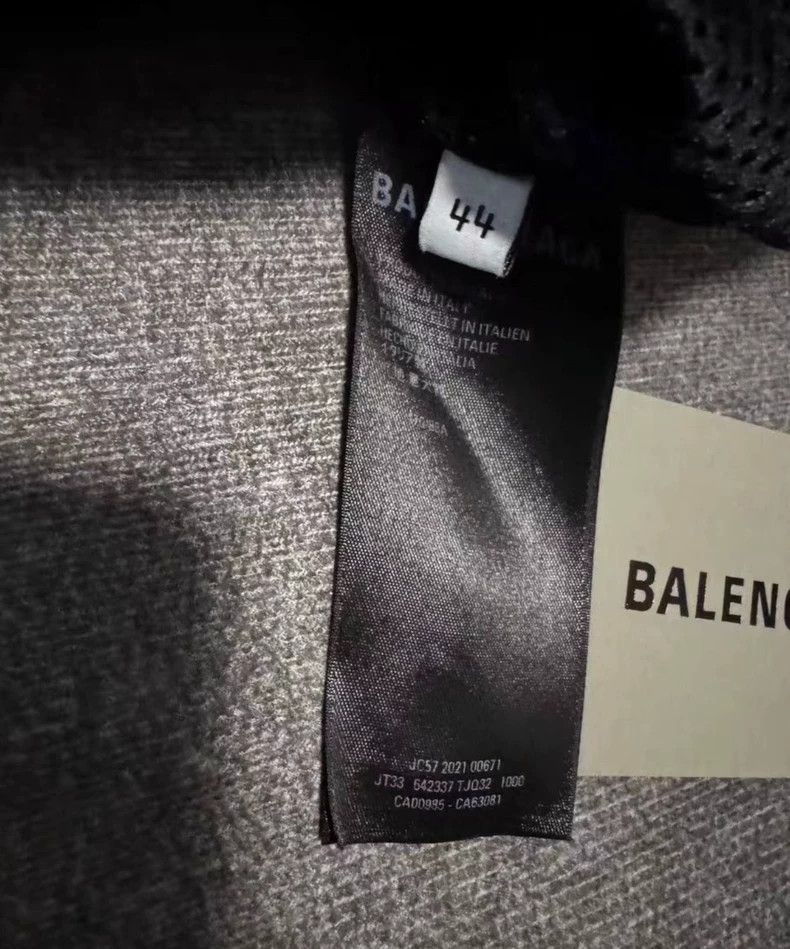 Balenciaga Balenciaga Embroidered Logo Fleece Jacket Size US S / EU 44-46 / 1 - 4 Thumbnail