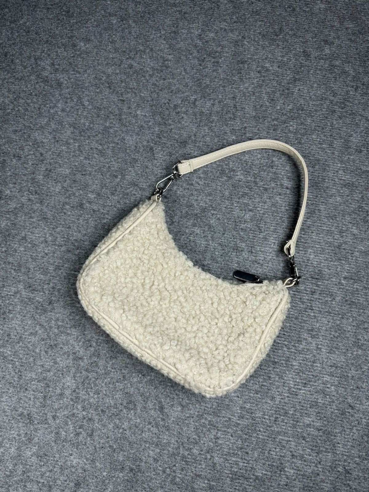 Japanese Brand Mini Shoulder Bag Sherpa fleece y2k Size ONE SIZE - 2 Thumbnail