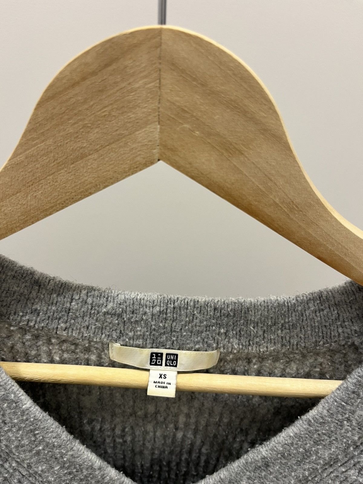 Uniqlo Luxury Uniqlo Knit Sweater V Neck Size XS Streetwear Cotone Size US XS / EU 42 / 0 - 4 Thumbnail
