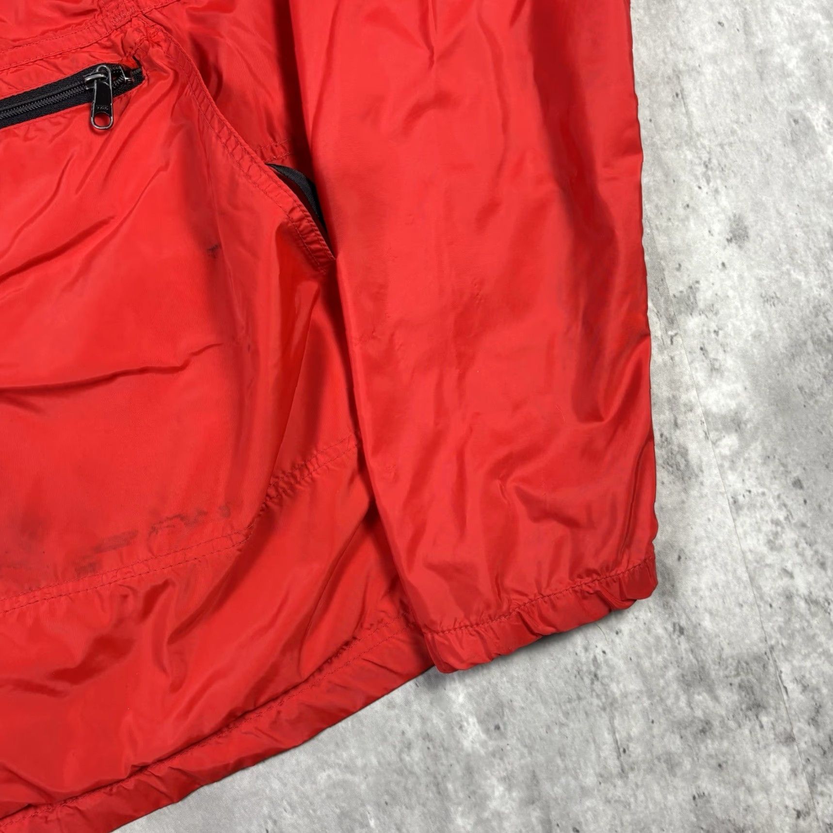 Vintage VINTAGE L.L. Bean Red Windbreaker Jacket Mens Large Nylon Lightweight Zip 90s Style Size US L / EU 52-54 / 3 - 6 Thumbnail