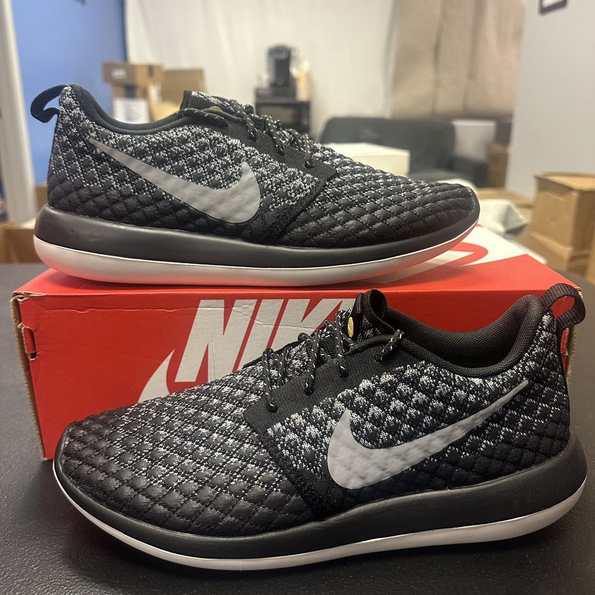 Nike Size 9.5W (8M) - Nike Roshe 2 Flyknit Black- 861706-001 Size US 9.5 / IT 39.5 - 1 Thumbnail