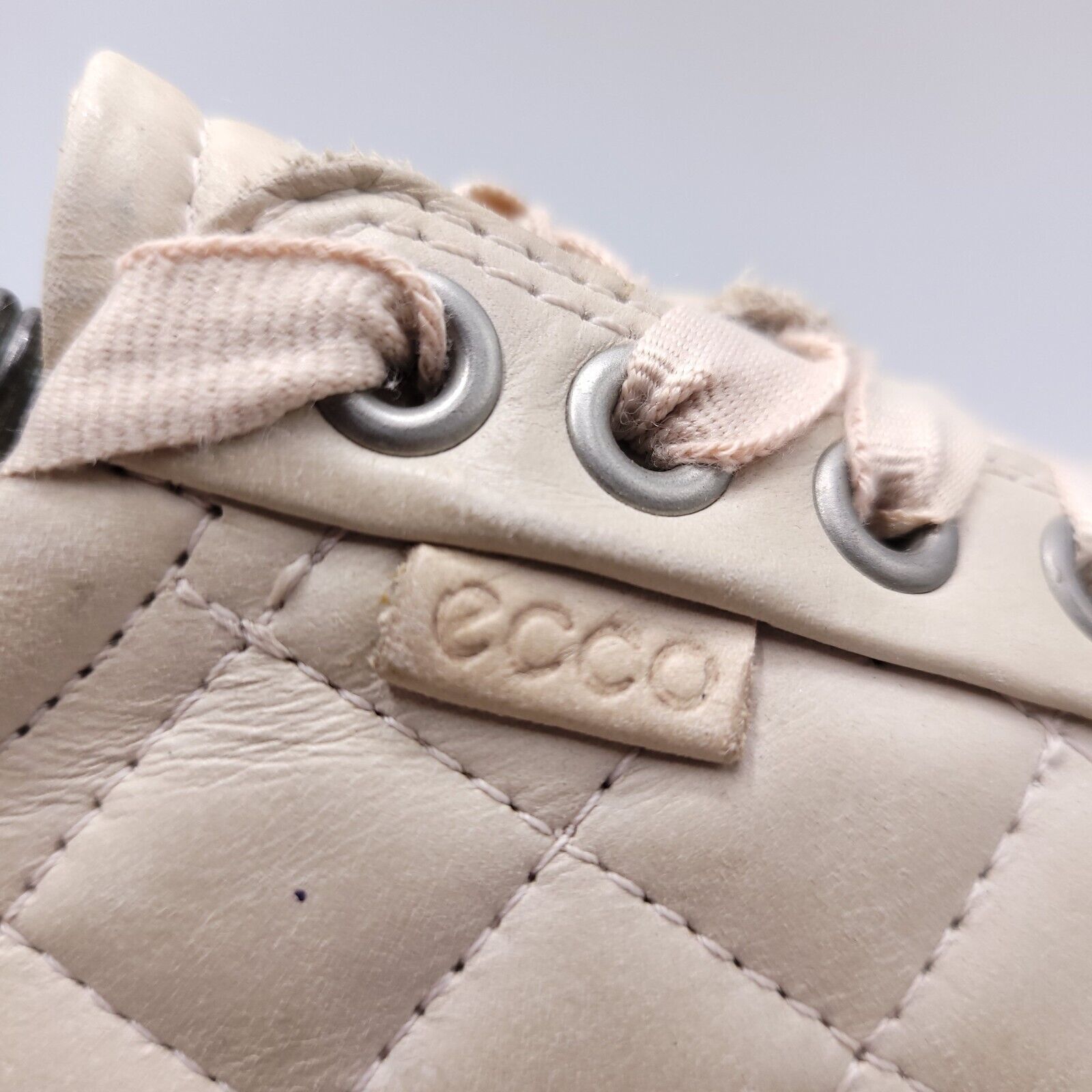 Ecco Ecco Casual Outdoor Sneaker Shoe Womens Size 7.5 38 White Size US 7.5 / IT 37.5 - 8 Thumbnail