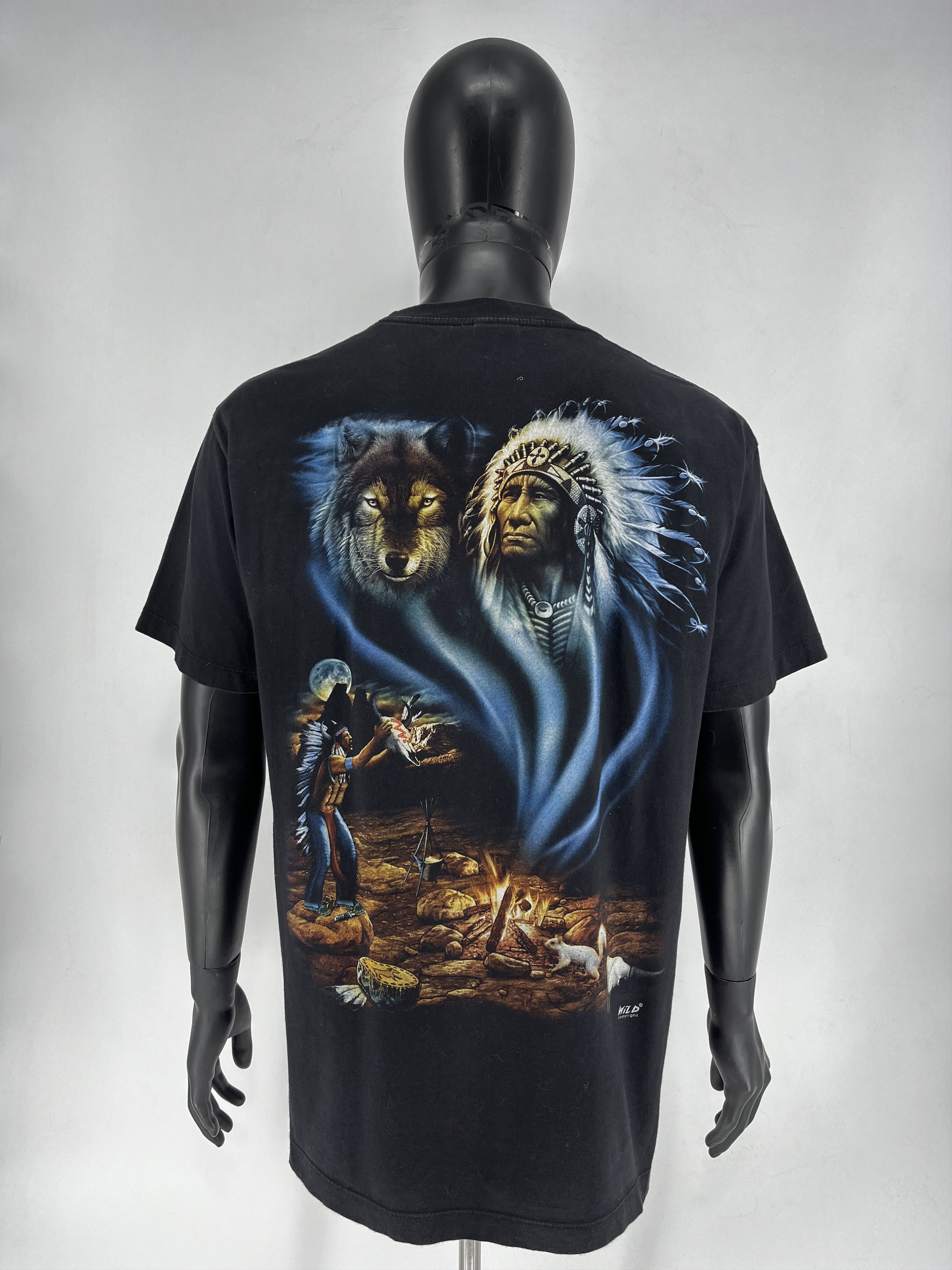 Band Tees Vintage Wild Indian Chief American Native Wolf heavy t-shirt Size US L / EU 52-54 / 3 - 9 Thumbnail