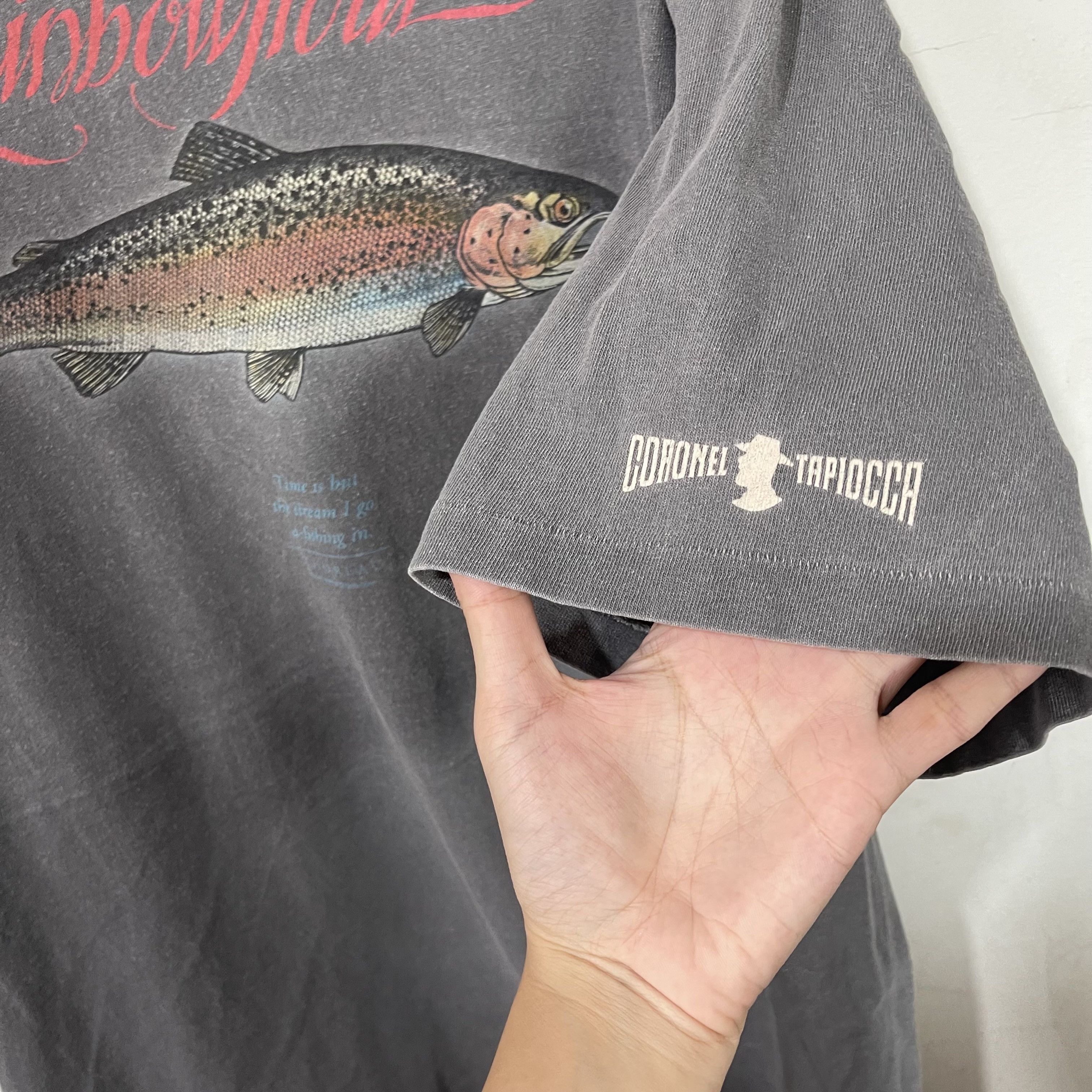 Vintage Vintage 90s Rainbow Trout T-Shirt Size US XL / EU 56 / 4 - 5 Thumbnail