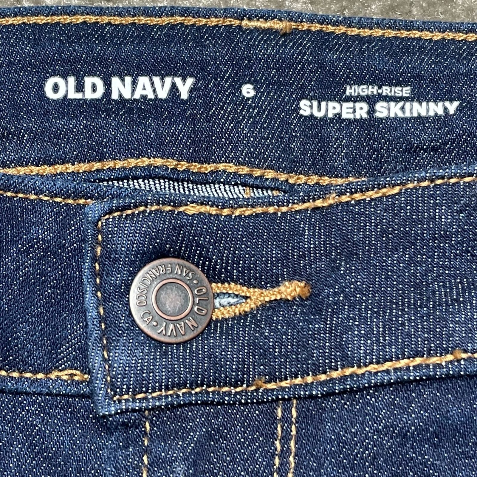Old Navy NWOT Old Navy High Rise Super Skinny Jeans Size 28" / US 6 / IT 42 - 3 Thumbnail