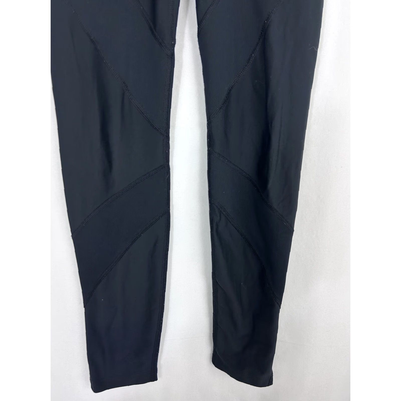 Under Armour Under Armour Leggings Womens Small Fitted Heatgear Black Ankle 26x30 Activewear Shirt? Size 28" / US 6 / IT 42 - 2 Thumbnail