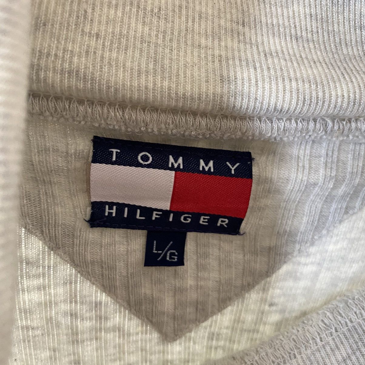 Tommy Hilfiger Vintage 90s Tommy Hilfiger Turtle Neck LS T Shirt Size US L / EU 52-54 / 3 - 3 Thumbnail