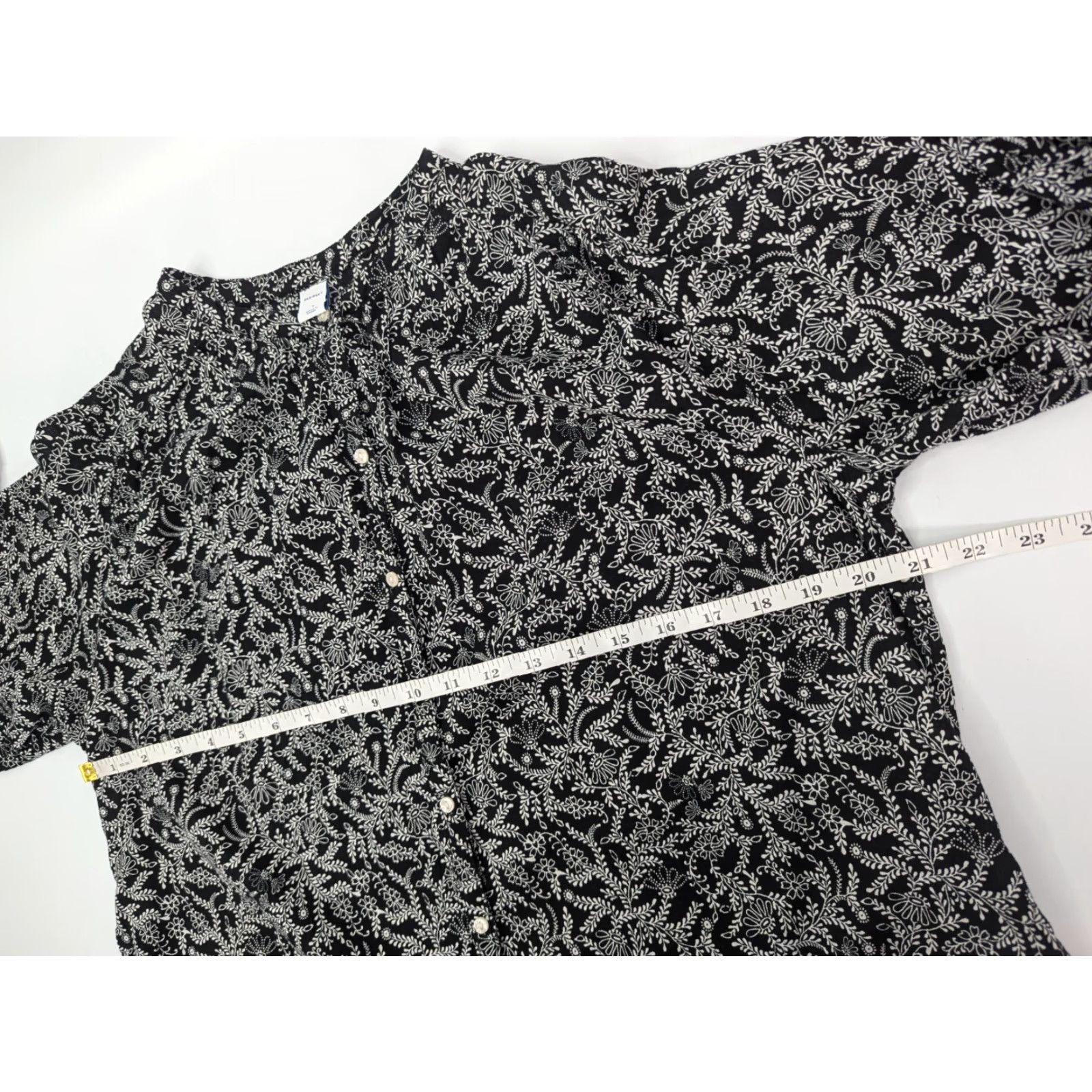 Old Navy Old Navy Button Blouse Women's S Black White Floral Oversized Band Collar Crew Neck Shirt Tunic Fashion Size S / US 4 / IT 40 - 5 Thumbnail
