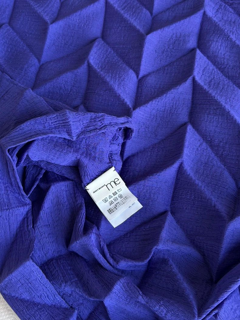 Issey Miyake Issey Miyake size:one size Blue diamond-shaped pleated top Size XS / US 0-2 / IT 36-38 - 5 Thumbnail