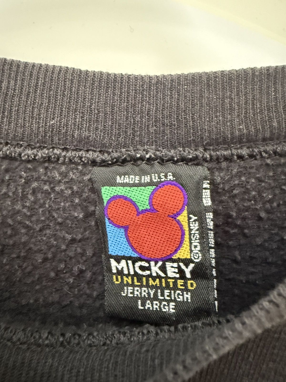Disney 🔥 90s Big Print Mickey & Minnie in Love Faded Black Sweatshi Size US M / EU 48-50 / 2 - 9 Thumbnail