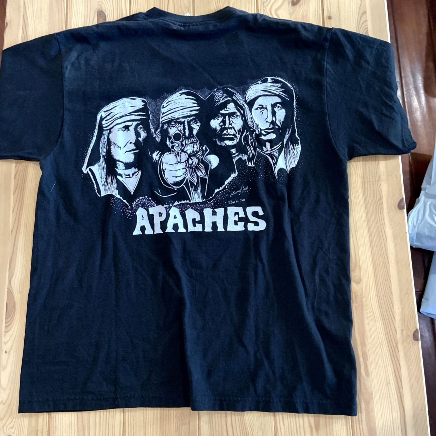 Fruit Of The Loom VINTAGE NO FEAR Apache Native Pistol T Shirt Double Sided Shirt L Men Black Short Sleeve Crew Neck 90s Size US L / EU 52-54 / 3 - 7 Thumbnail