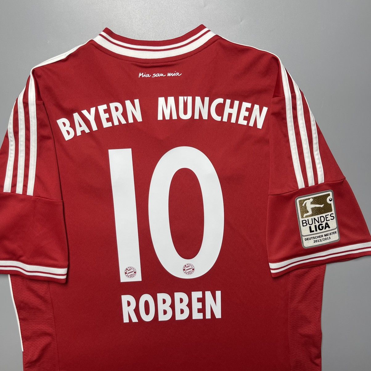 Vintage BAYERN ADIDAS 2013/2014 FOOTBALL HOME JERSEY #10 ROBBEN Size US L / EU 52-54 / 3 - 9 Thumbnail