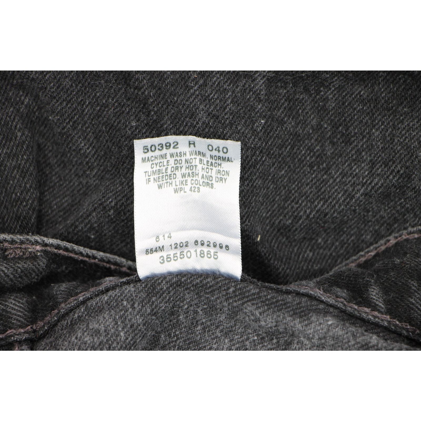 Vintage Vintage Levi's 550 Relaxed Fit Black Denim Shorts USA Size US 38 / EU 54 - 3 Thumbnail