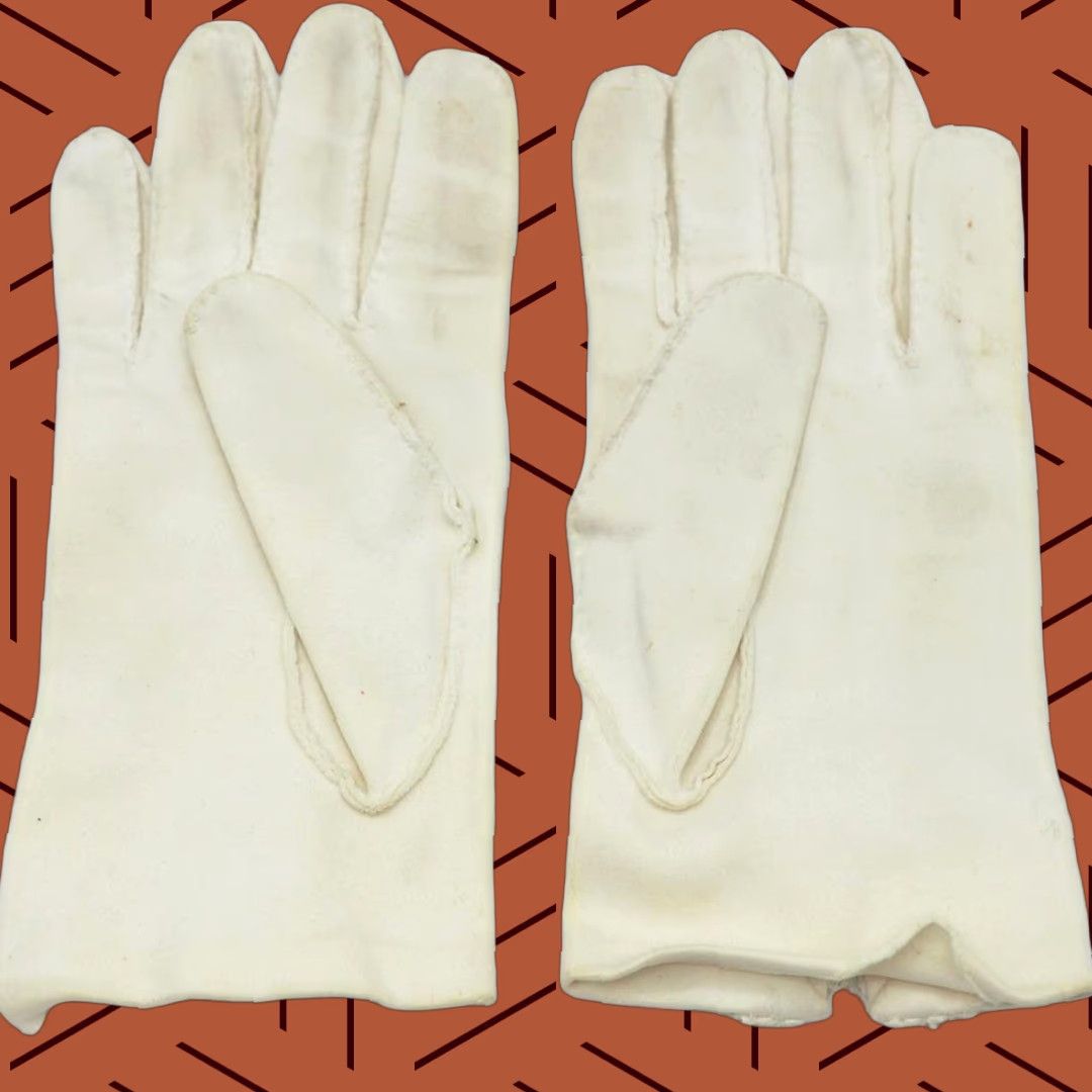Vintage VINTAGE Ladies White Fabric Church Gloves Womens (One Size) Gloves Womens White Fabric Church Gloves Women - Mens? Size ONE SIZE - 1 Thumbnail