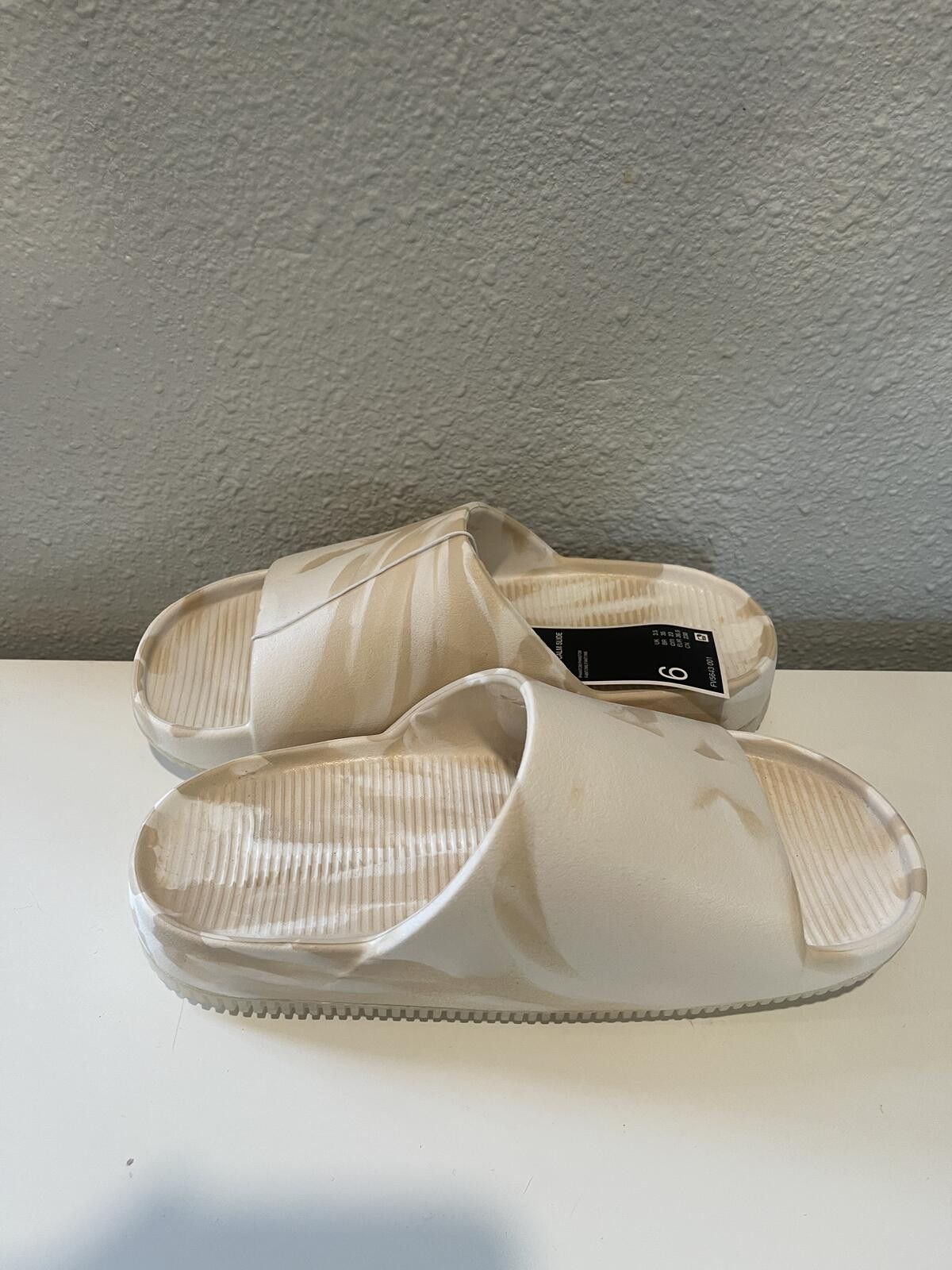 Nike Nike CALM SLIDE Women's Active Slides Sandal Size 6 Size US 6 / IT 36 - 1 Thumbnail