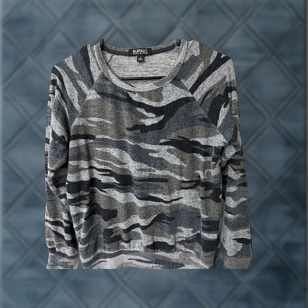 Buffalo David Bitton VINTAGE Buffalo by David Bitton Shirt Women S Gray Camo Long Sleeve Pullover Round Neck Regular Fit 90s? Size S / US 4 / IT 40 - 1 Thumbnail
