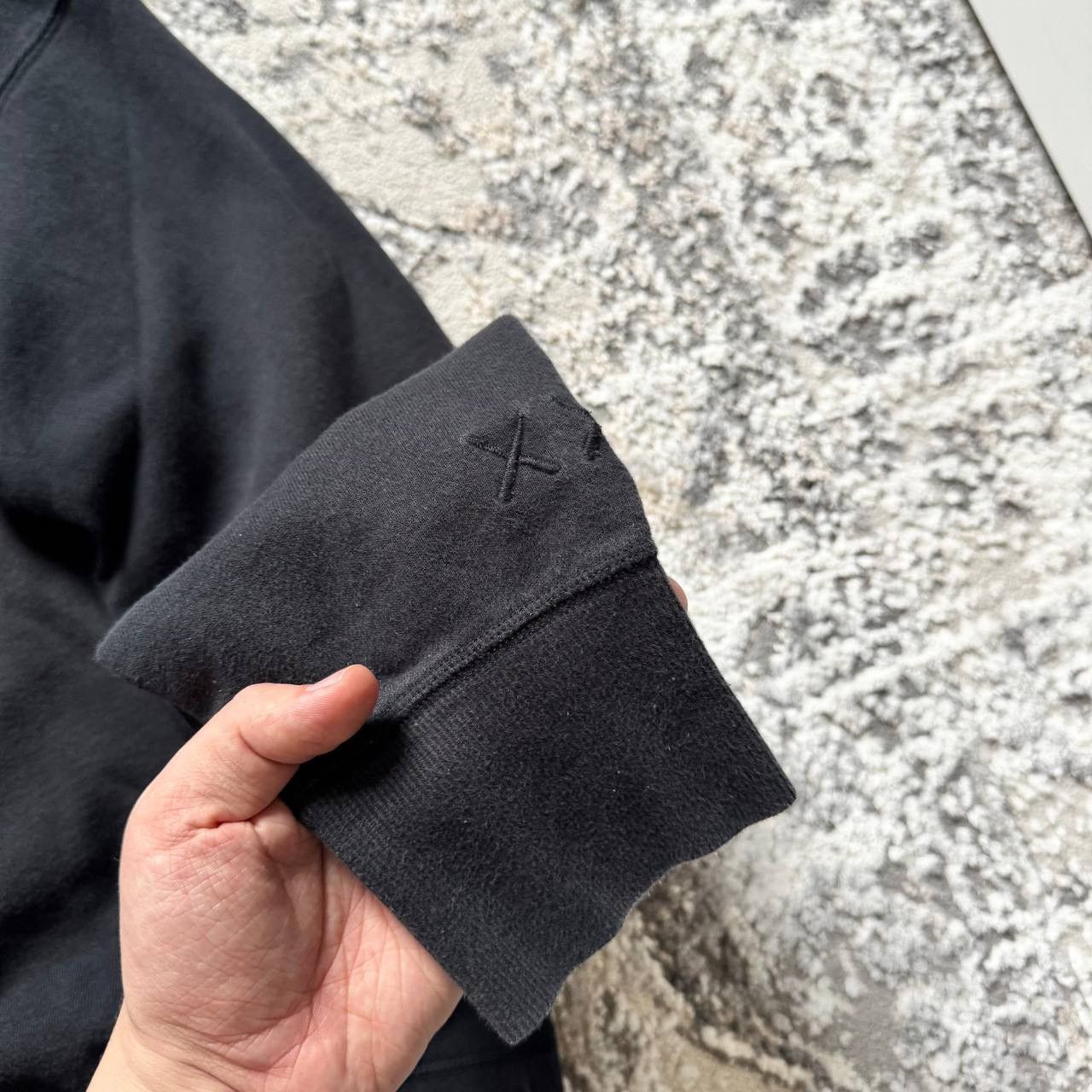 Kaws × Uniqlo Uniqlo x Kaws Crewneck Sweatshirt Size US M / EU 48-50 / 2 - 7 Thumbnail