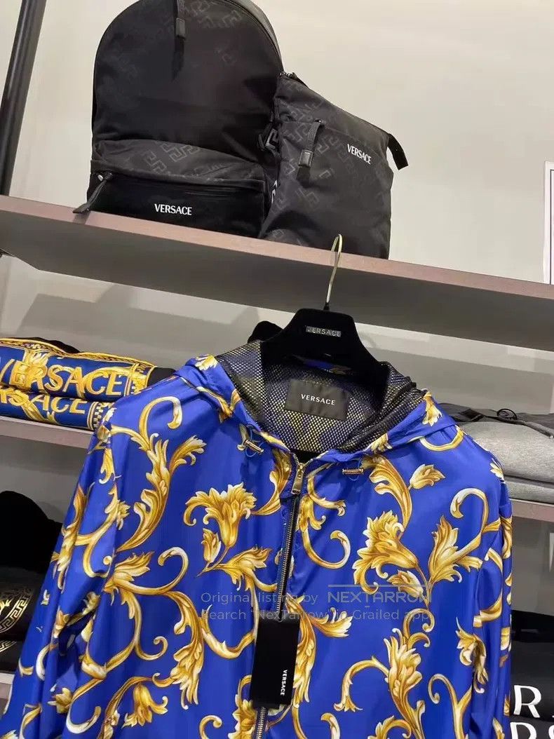 Versace Versace Baroque print blue hooded jacket Size US XL / EU 56 / 4 - 2 Thumbnail